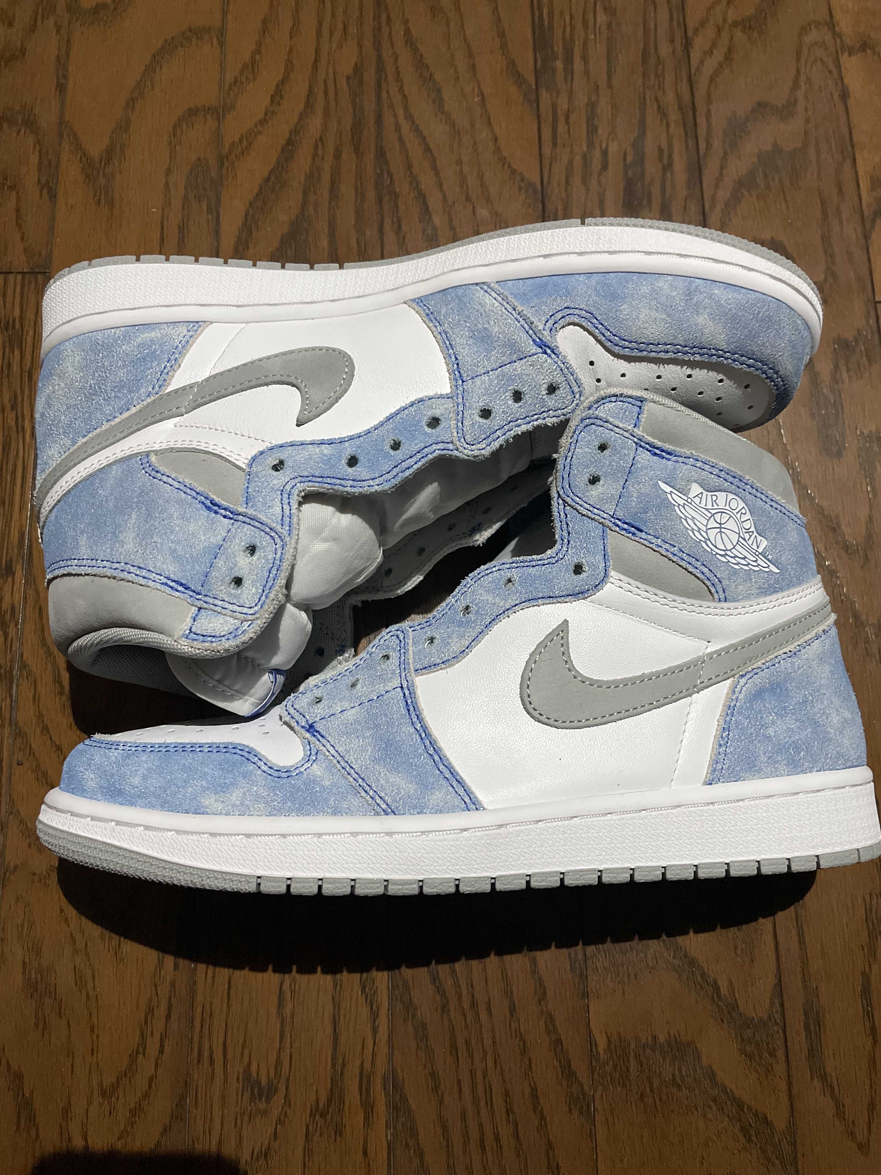 Nike Air Jordan 1 High OG "Hyper Royal"