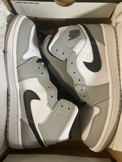 Nike Air Jordan 1 Mid "Light Smoke Grey/White/Black"