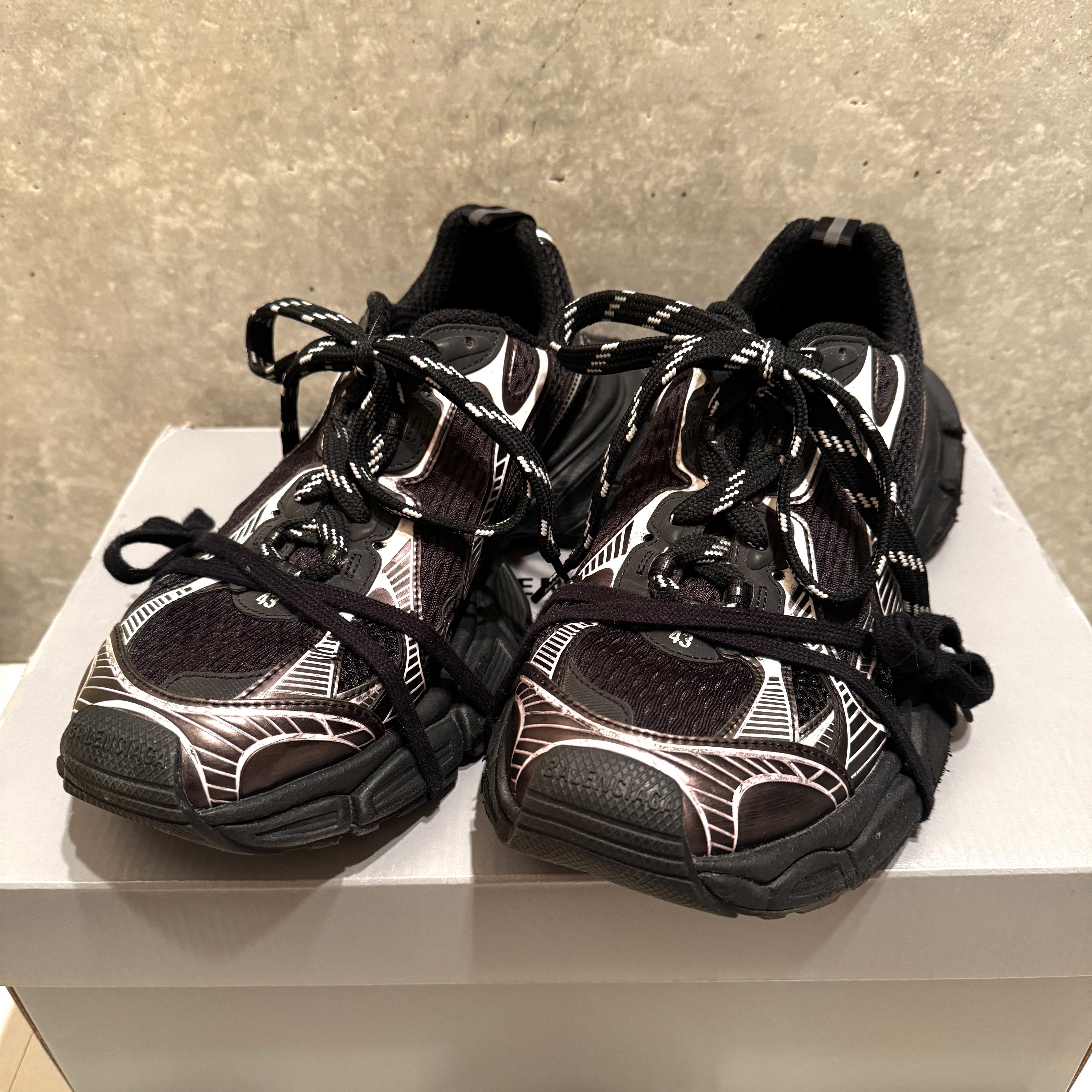 BALENCIAGA 3XL Sneaker "Black/White"