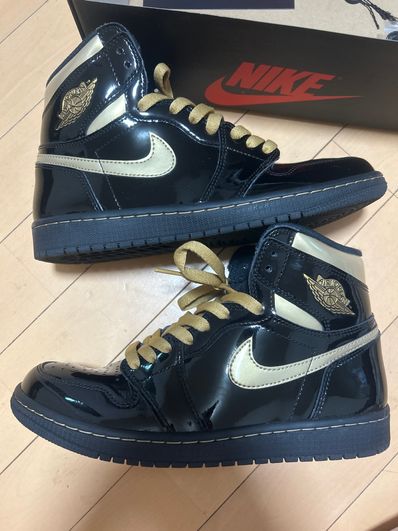 Nike Air Jordan 1 High OG "Black-Metalic Gold"