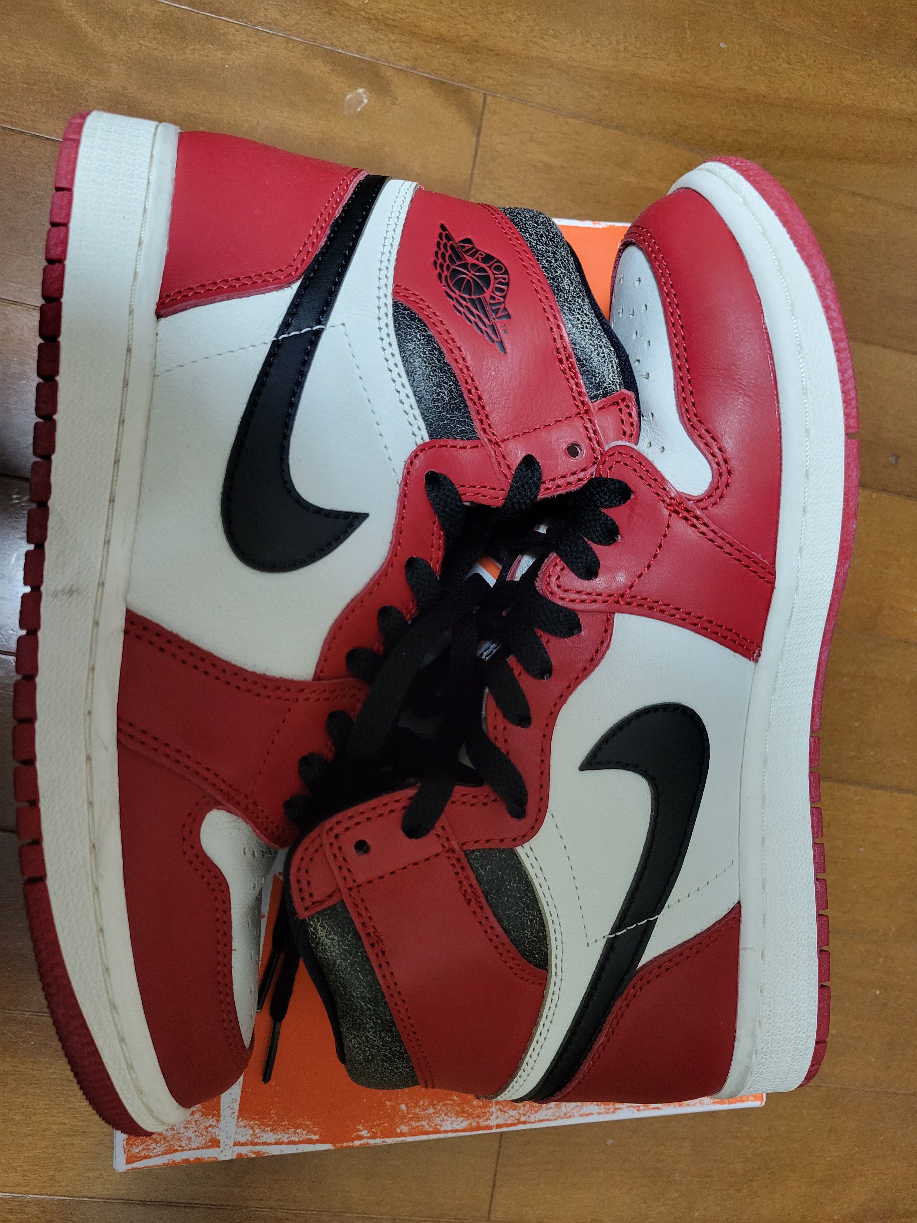 Nike Air Jordan 1 High OG "Lost & Found/Chicago"