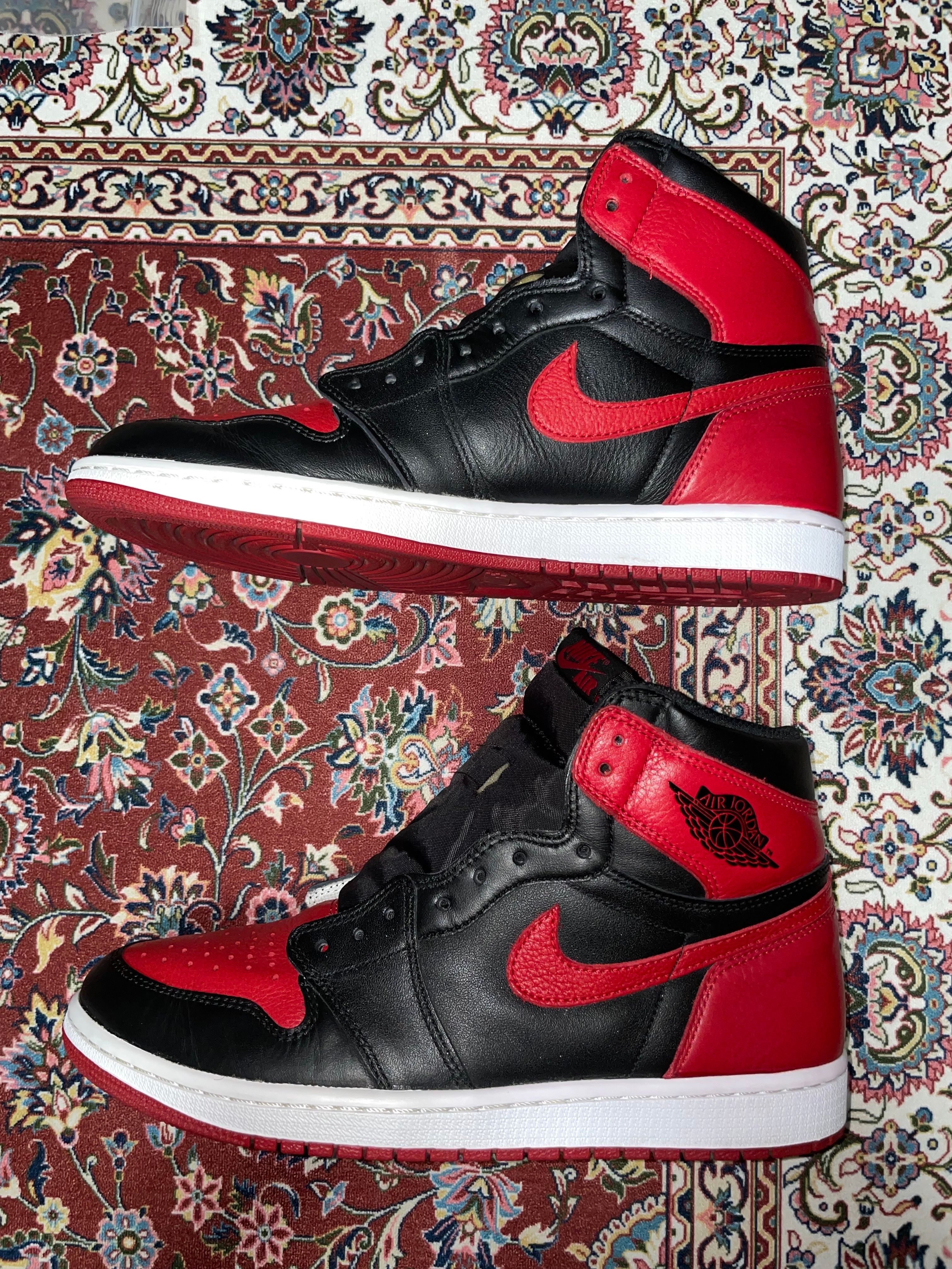 Nike Air Jordan 1 Retro High OG "Bred/Banned" (2016)