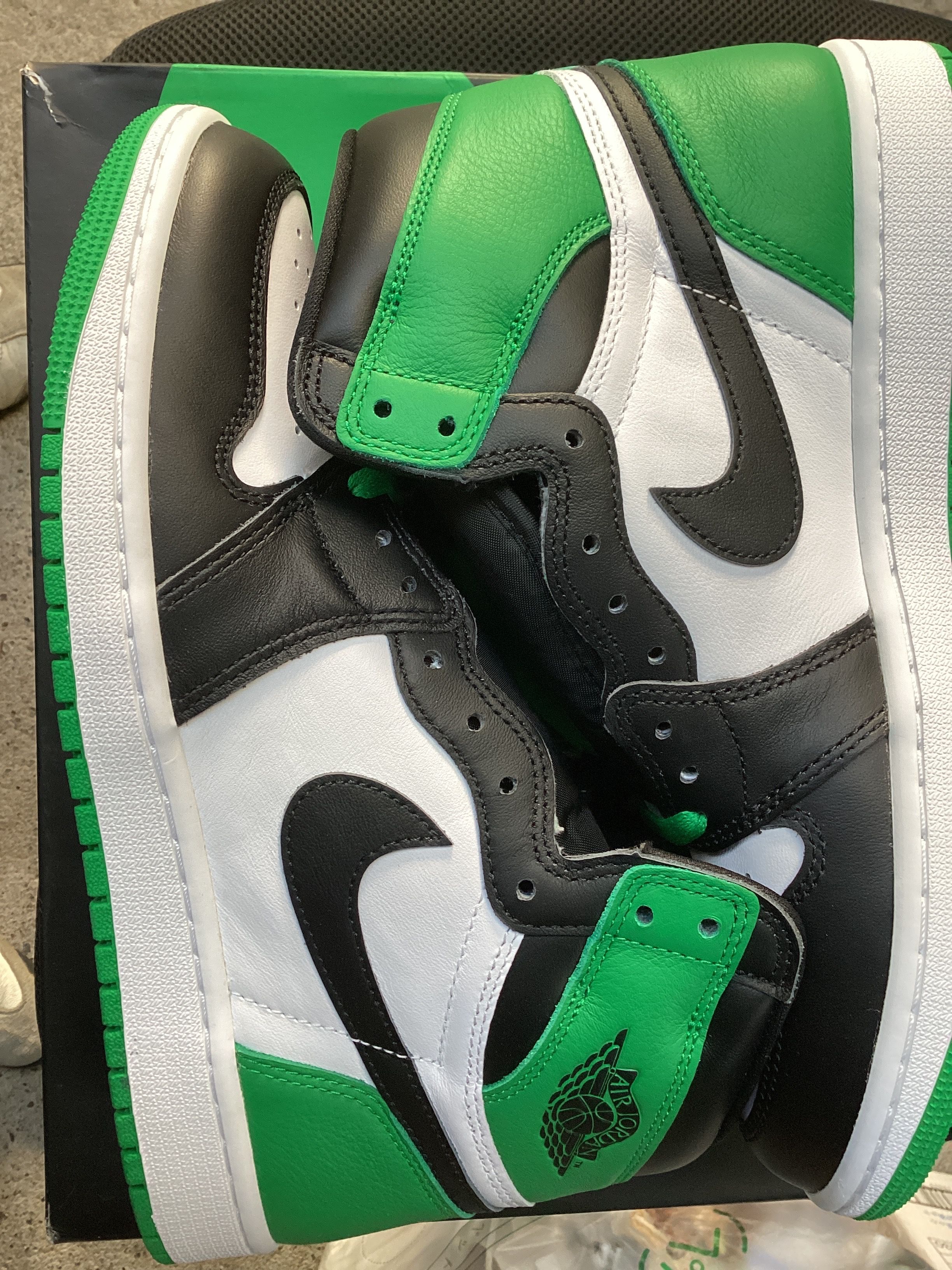 Nike Air Jordan 1 Retro High OG "Celtics/Black and Lucky Green" (2023)