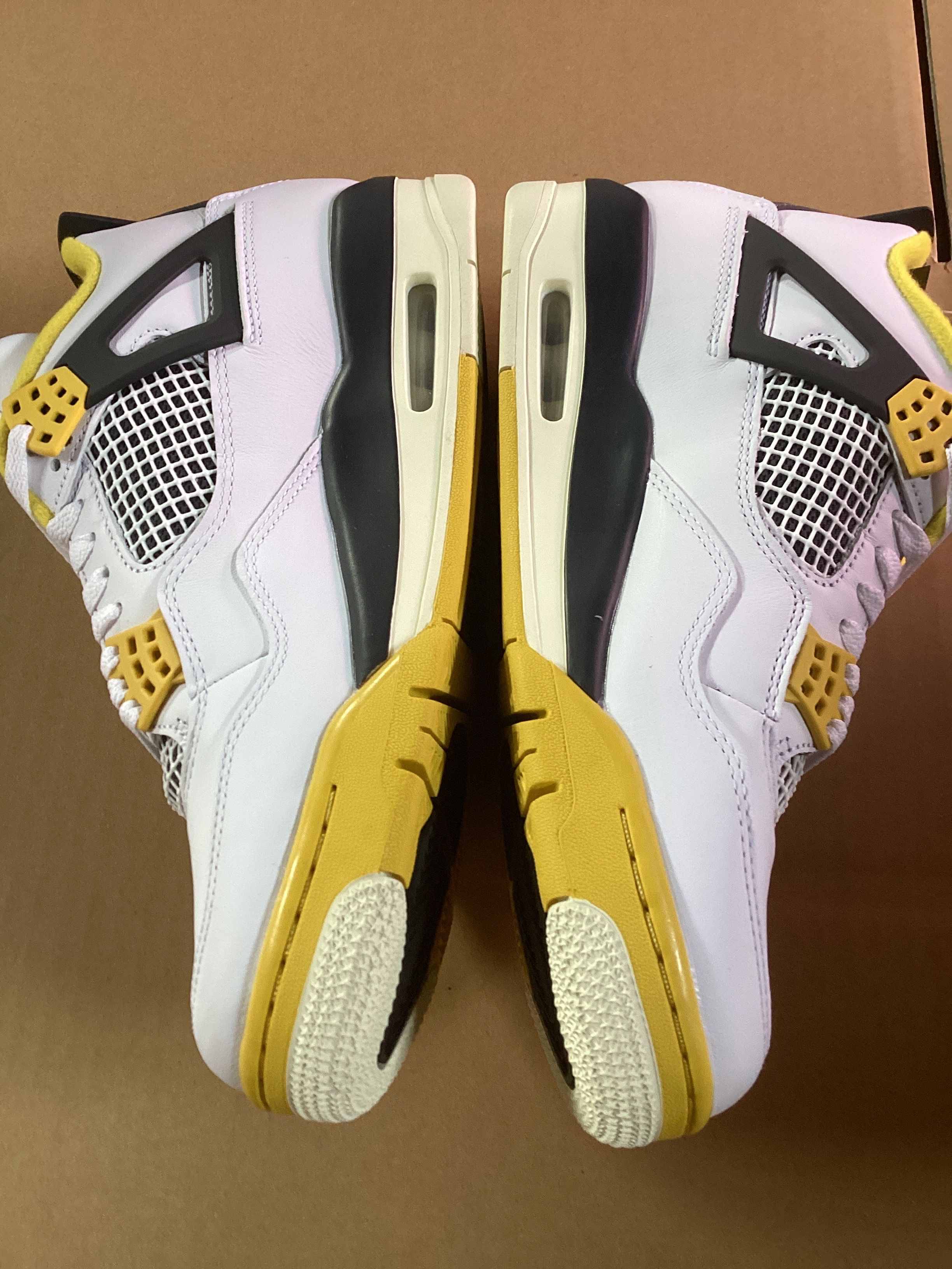 Nike Women's Air Jordan 4 Retro "Vivid Sulfur"