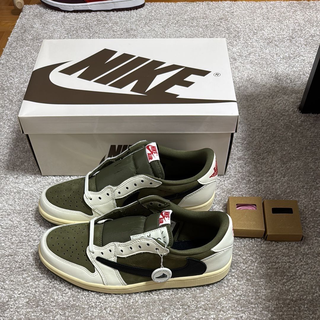 Travis Scott × Nike Air Jordan 1 Low OG SP "Reverse Olive"