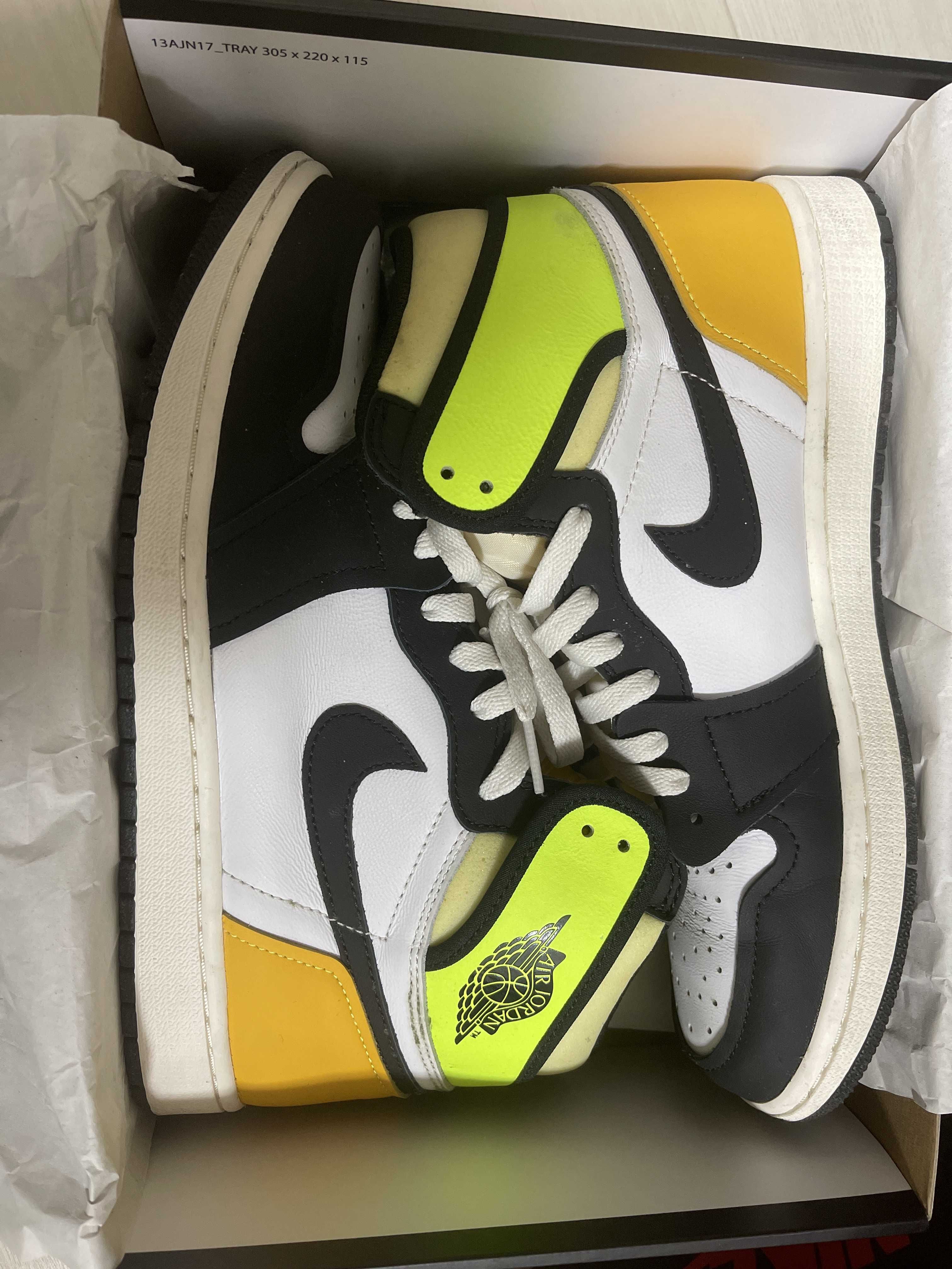 Nike Air Jordan 1 High OG "Volt Gold"