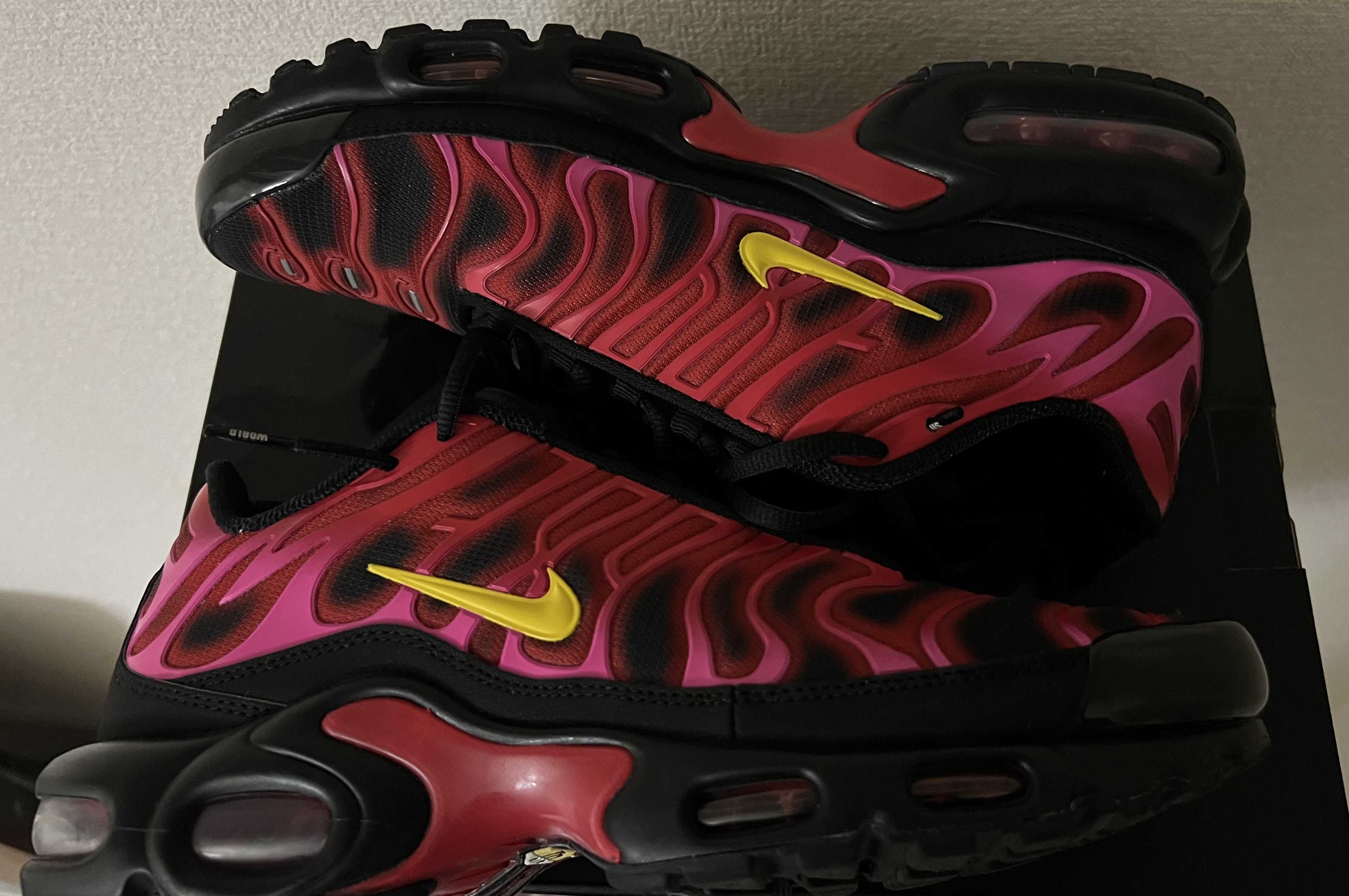 Supreme × Nike Air Max Plus "Hyper Grape"