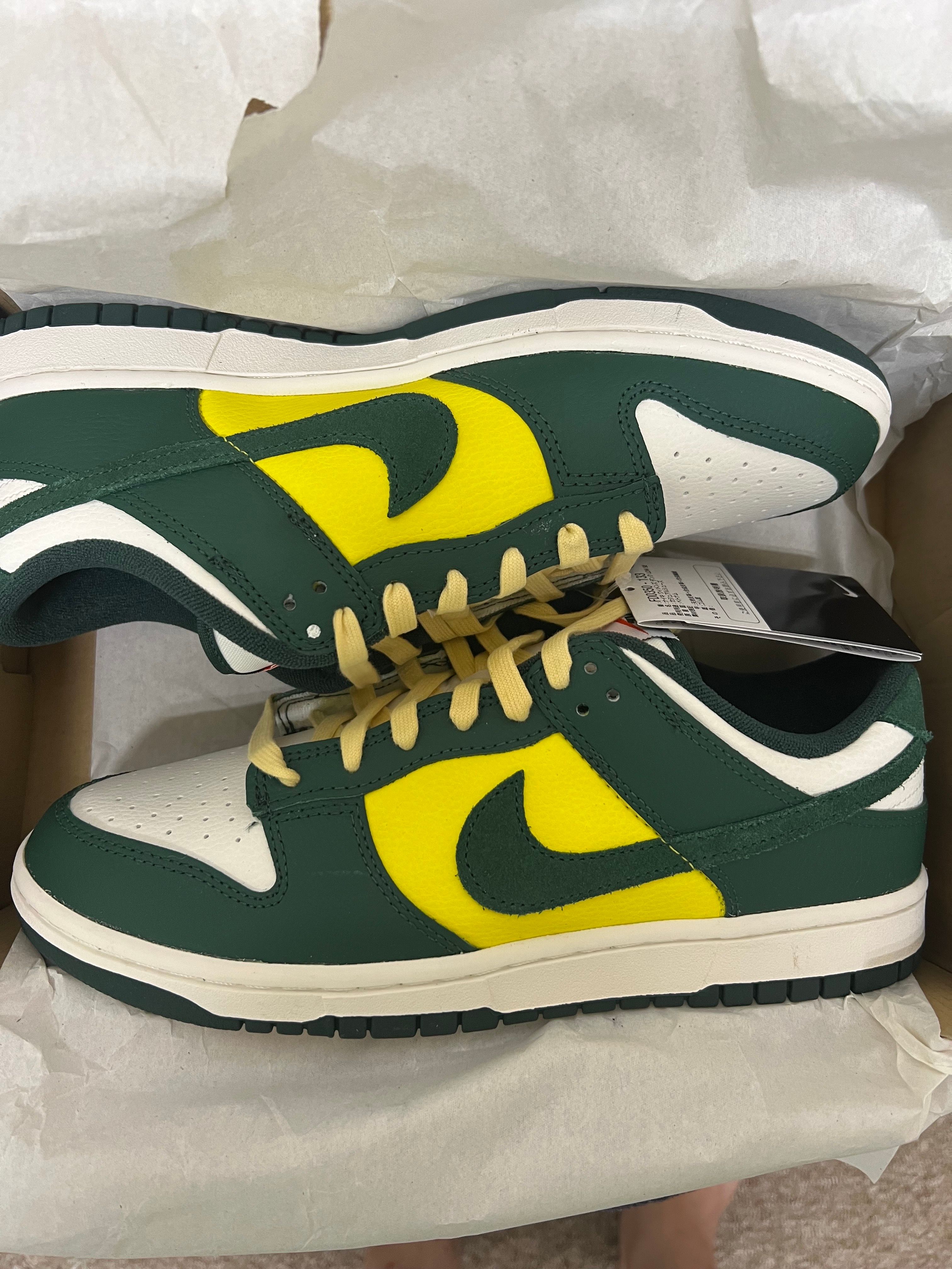 Nike Women's Dunk Low SE "Noble Green"