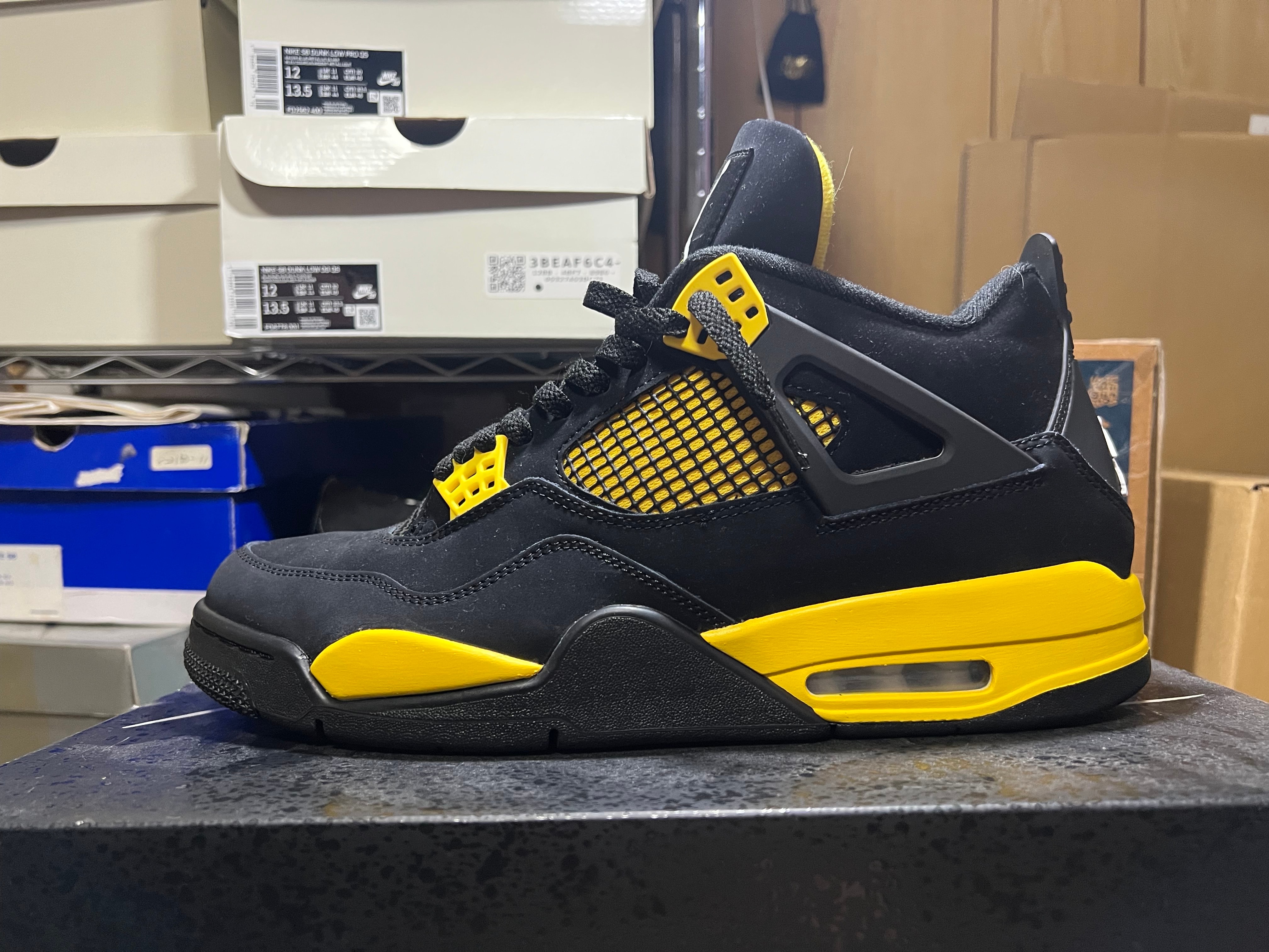 Nike Air Jordan 4 Retro "Thunder"(2023)