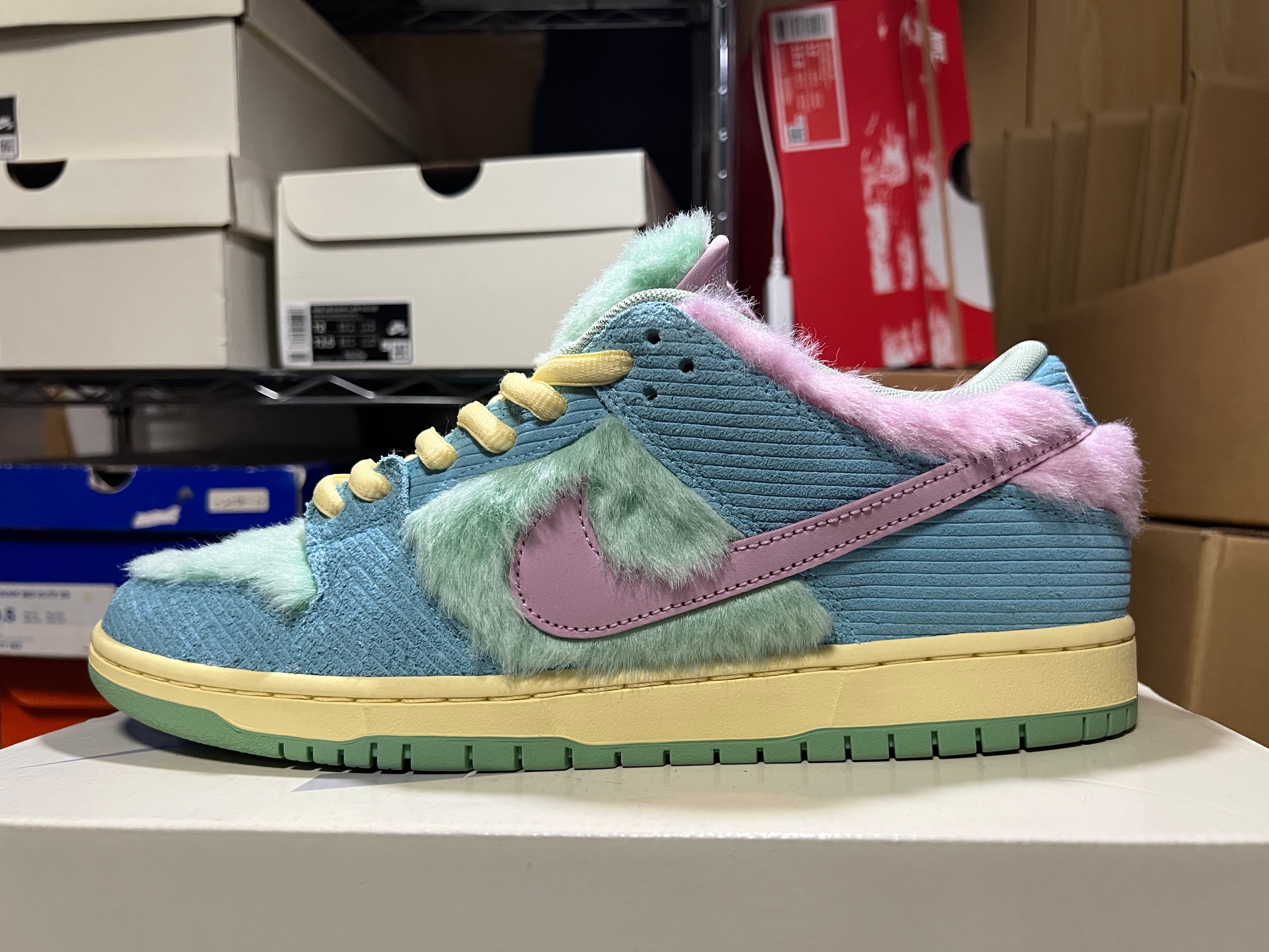 VERDY × Nike SB Dunk Low Pro QS "Visty/Blue Gaze and Enamel Green"