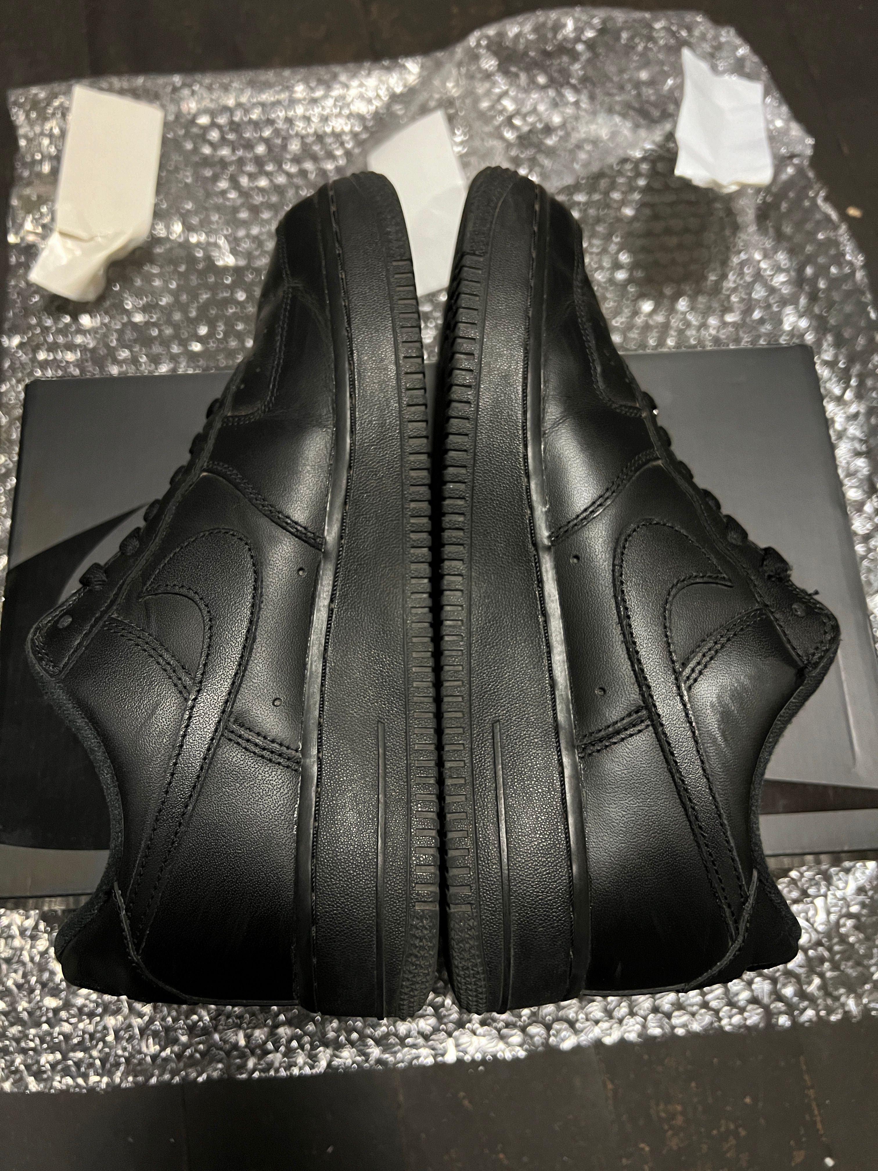 Supreme × Nike Air Force 1 Low "Black"