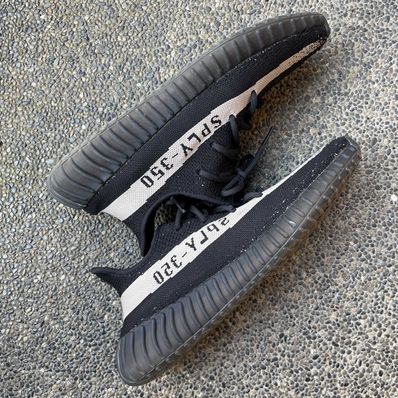 adidas YEEZY Boost 350 V2 "Oreo"