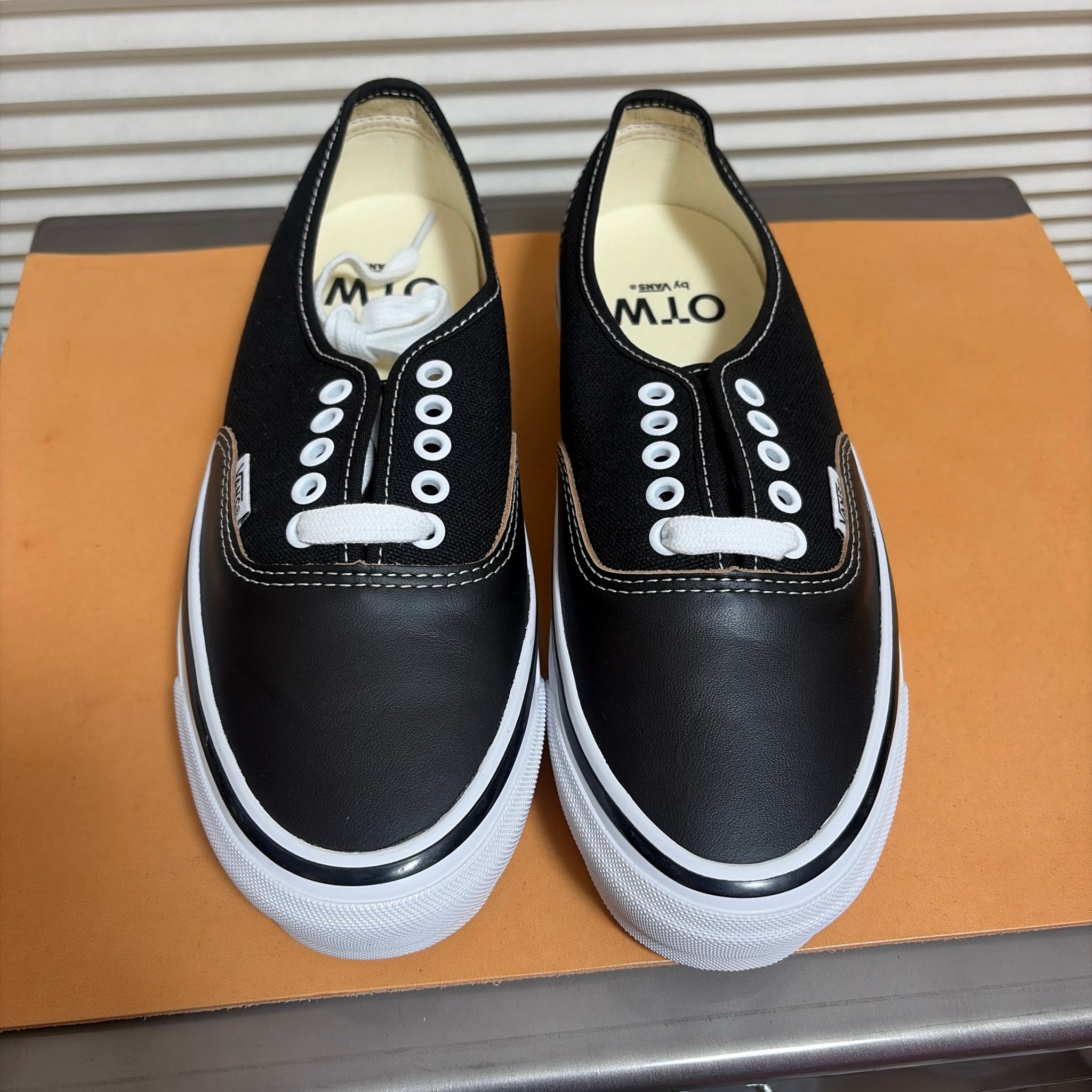 OTW by Vans Authentic 44 Siped Vibram "Black"