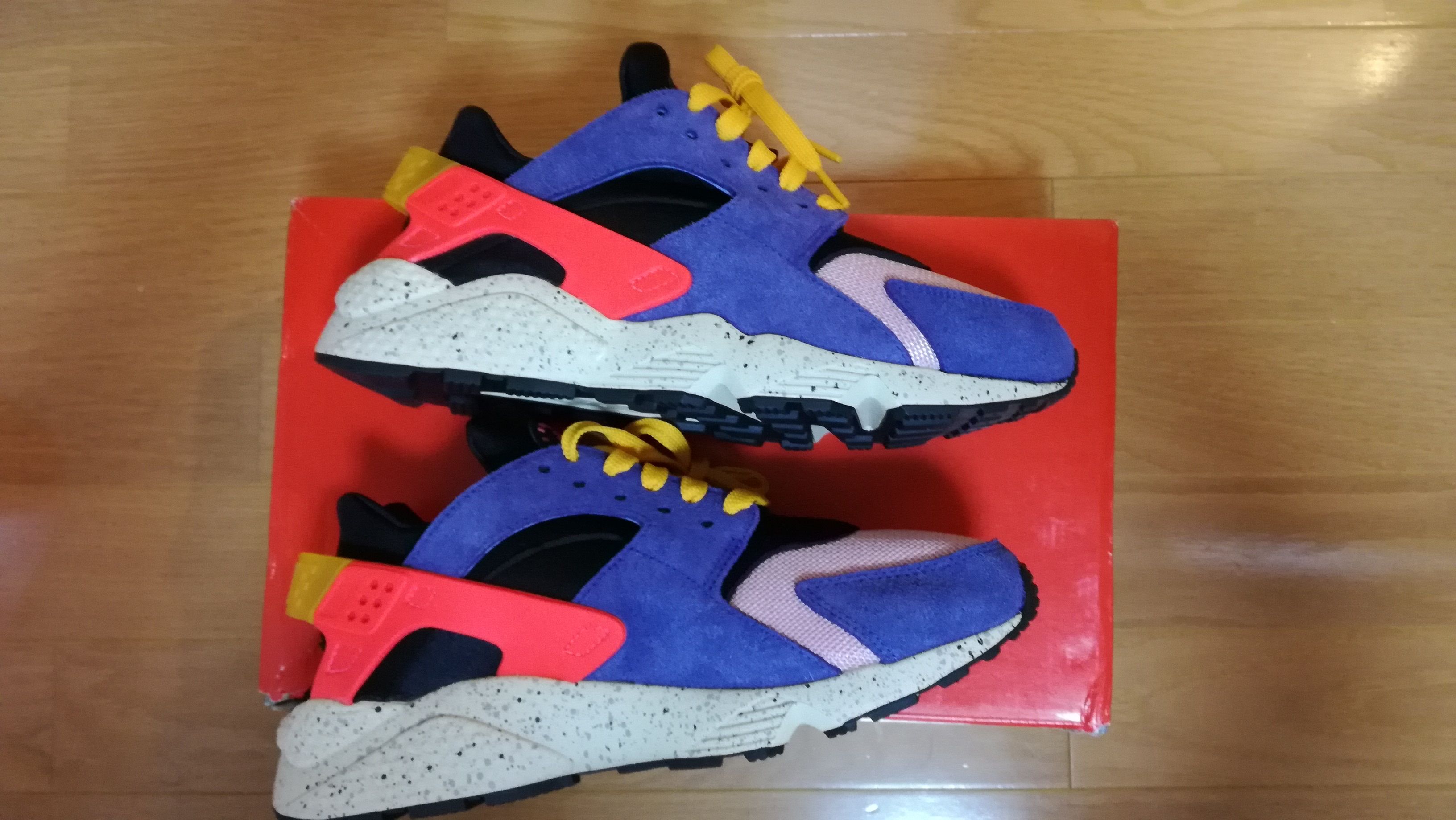 size? × Nike Air Huarache "Court Purple/Bright Crimson"