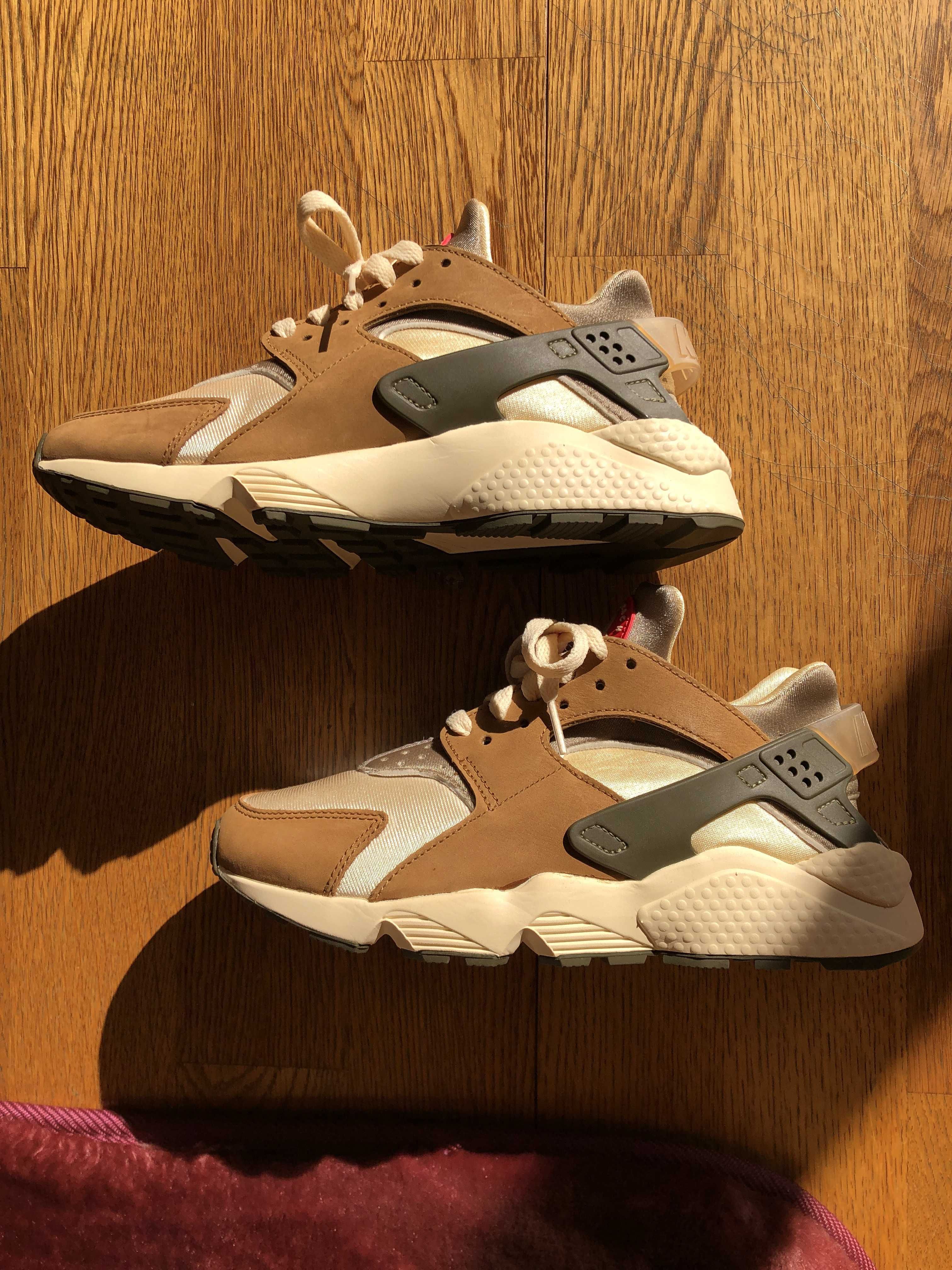 Stussy × Nike Air Huarache "Desert Oak"