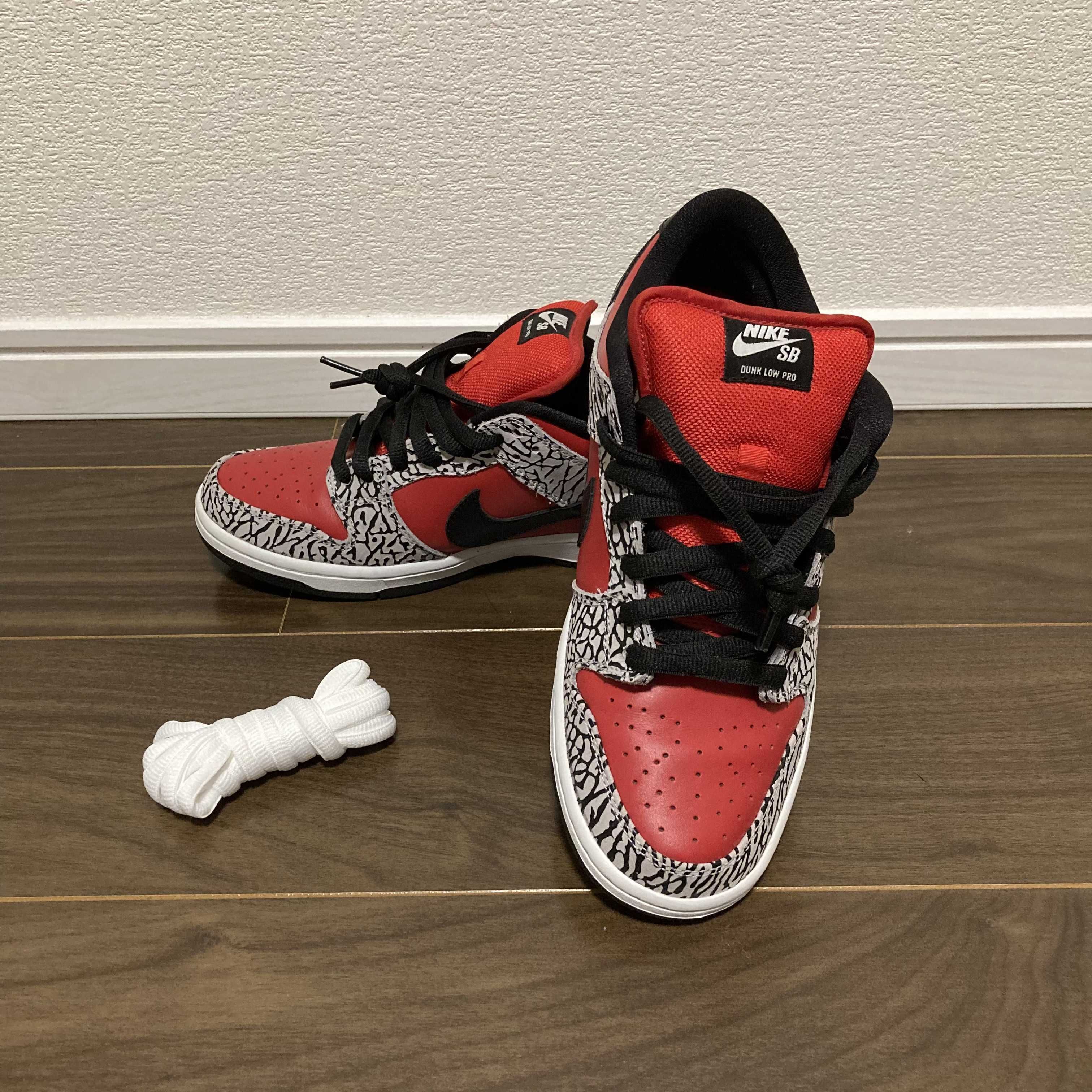 Supreme × Nike SB Dunk Low "Red Cement"(2012)