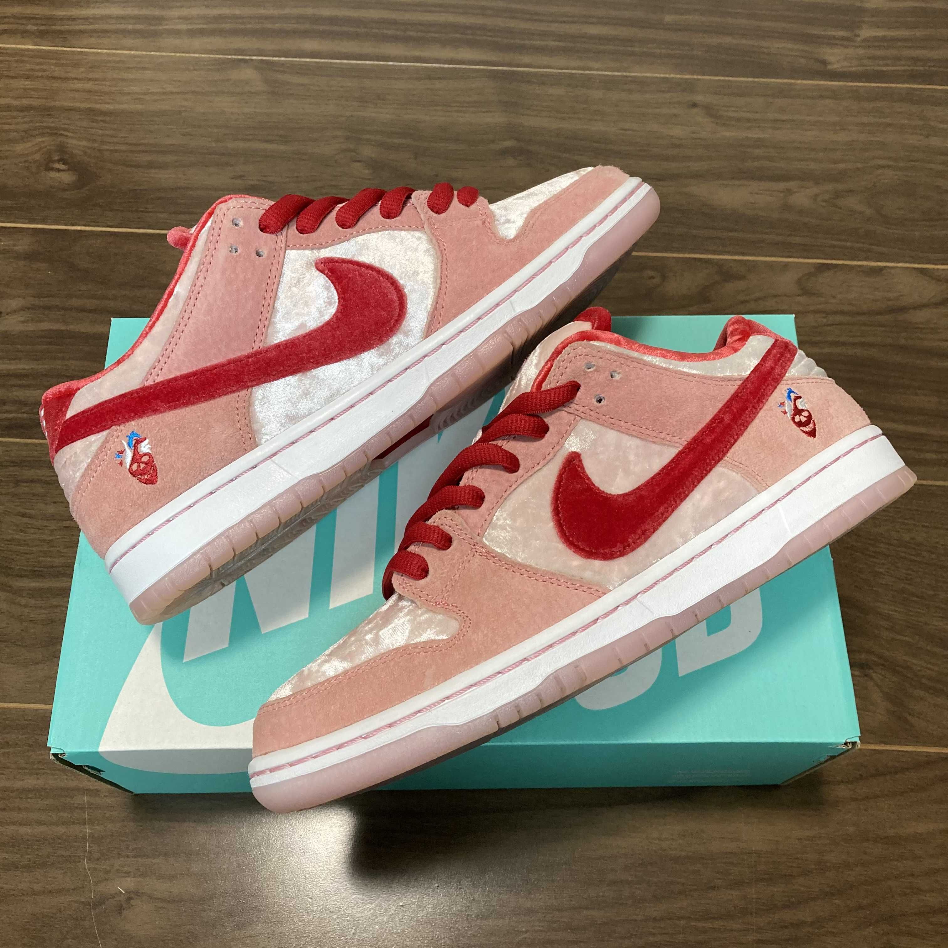 Strangelove × Nike SB Dunk Low "Valentine’s Day"
