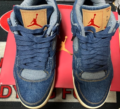 Nike × Levi's Air Jordan 4 "Denim"(タグ:LEVIS®)
