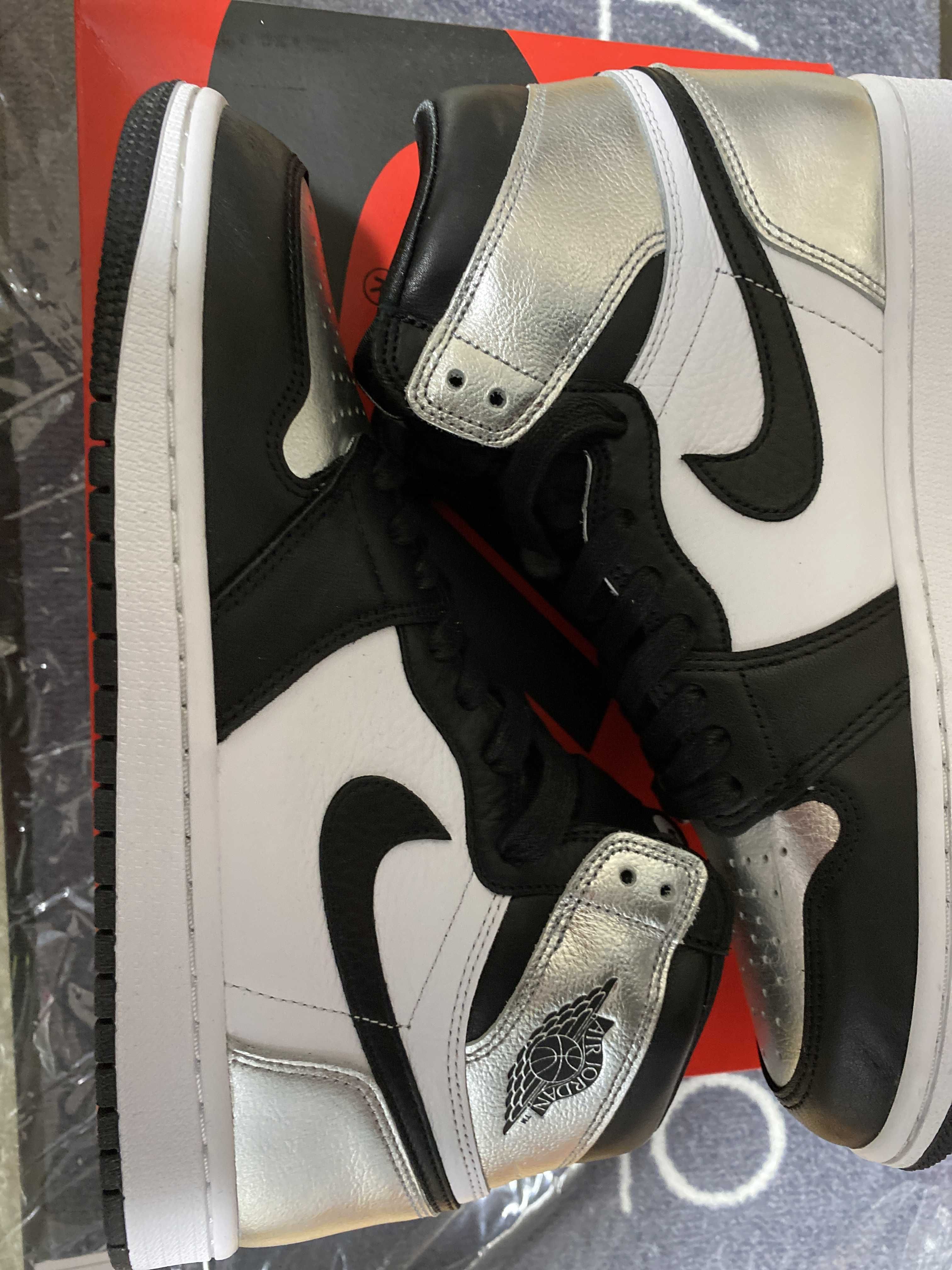 Nike Women's Air Jordan 1 Retro High OG "Silver Toe"