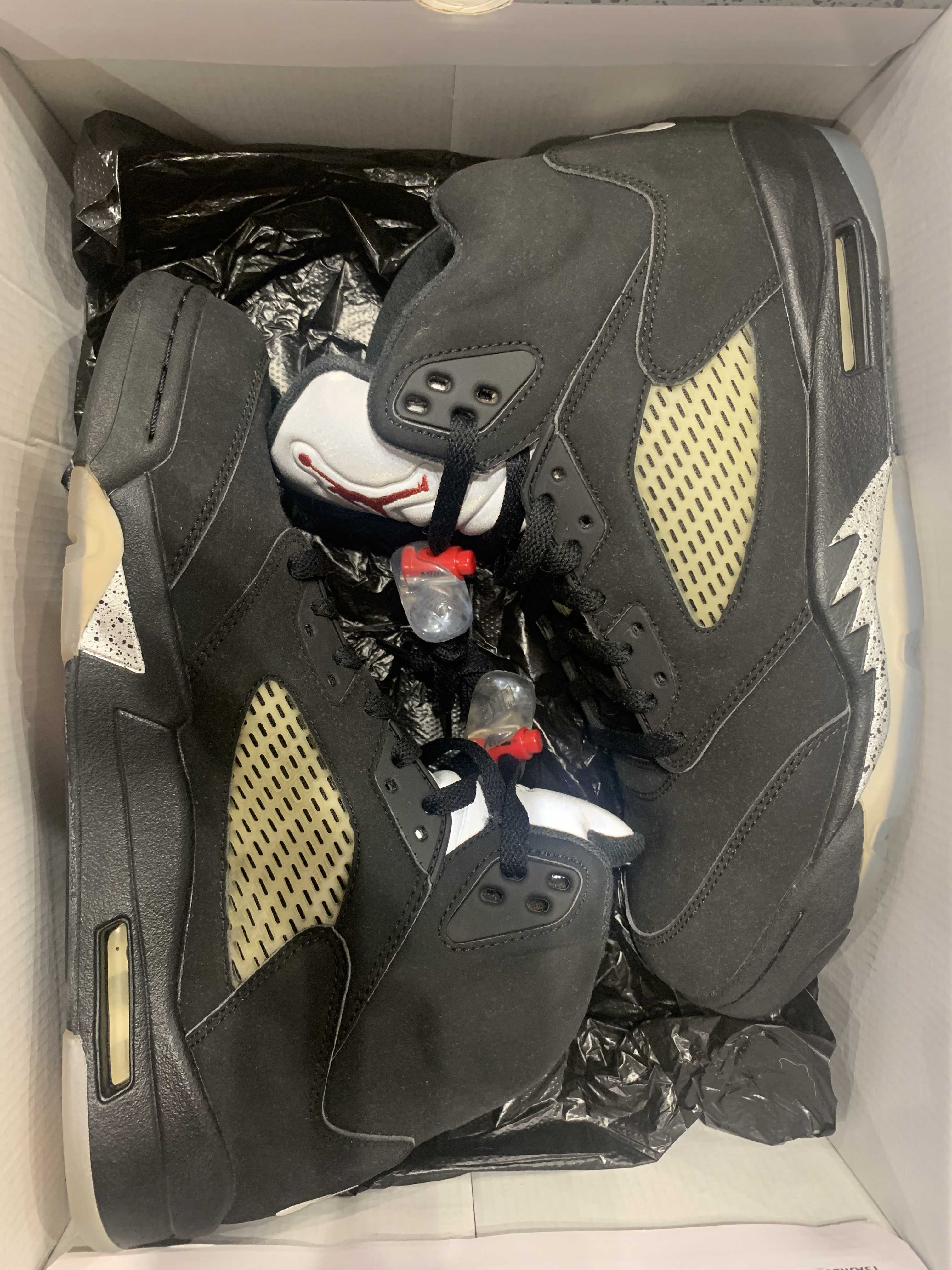 Nike Air Jordan 5 Retro OG "Black/Fire Red/Metallic Silver/White" (2016)