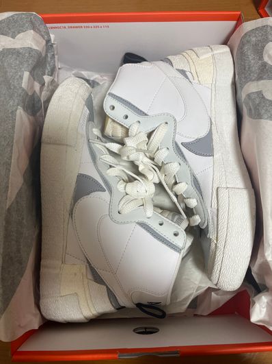 sacai × NIKE BLAZER MID "WHITE/WOLF GREY"