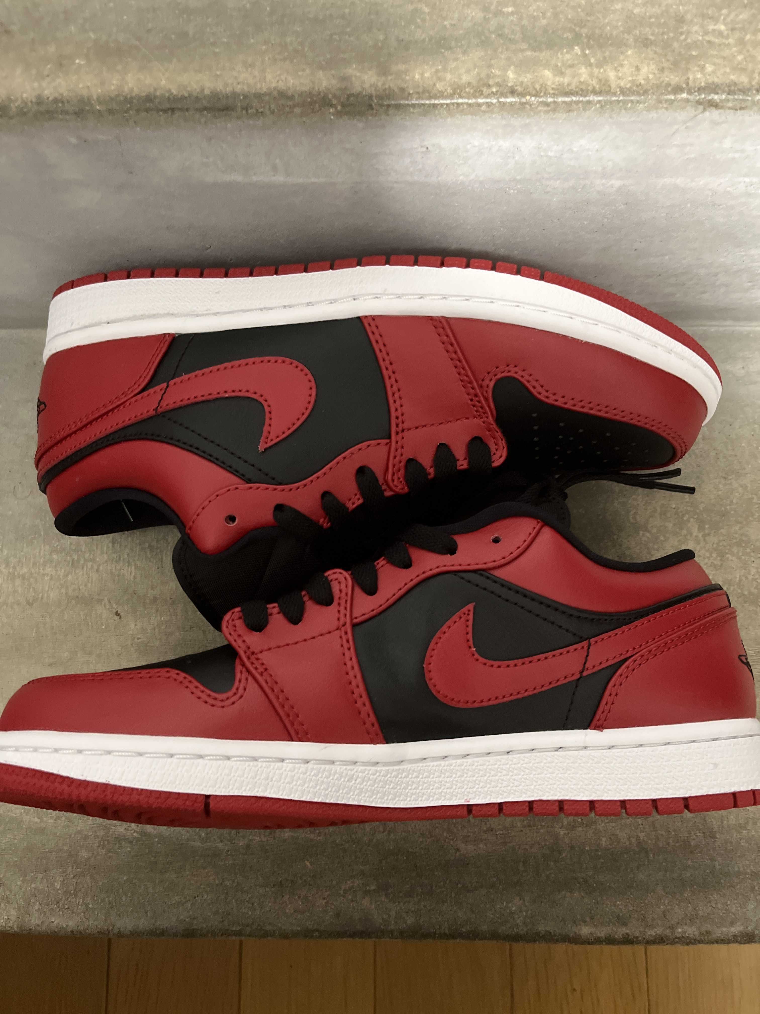 Nike Air Jordan 1 Low "Varsity Red"