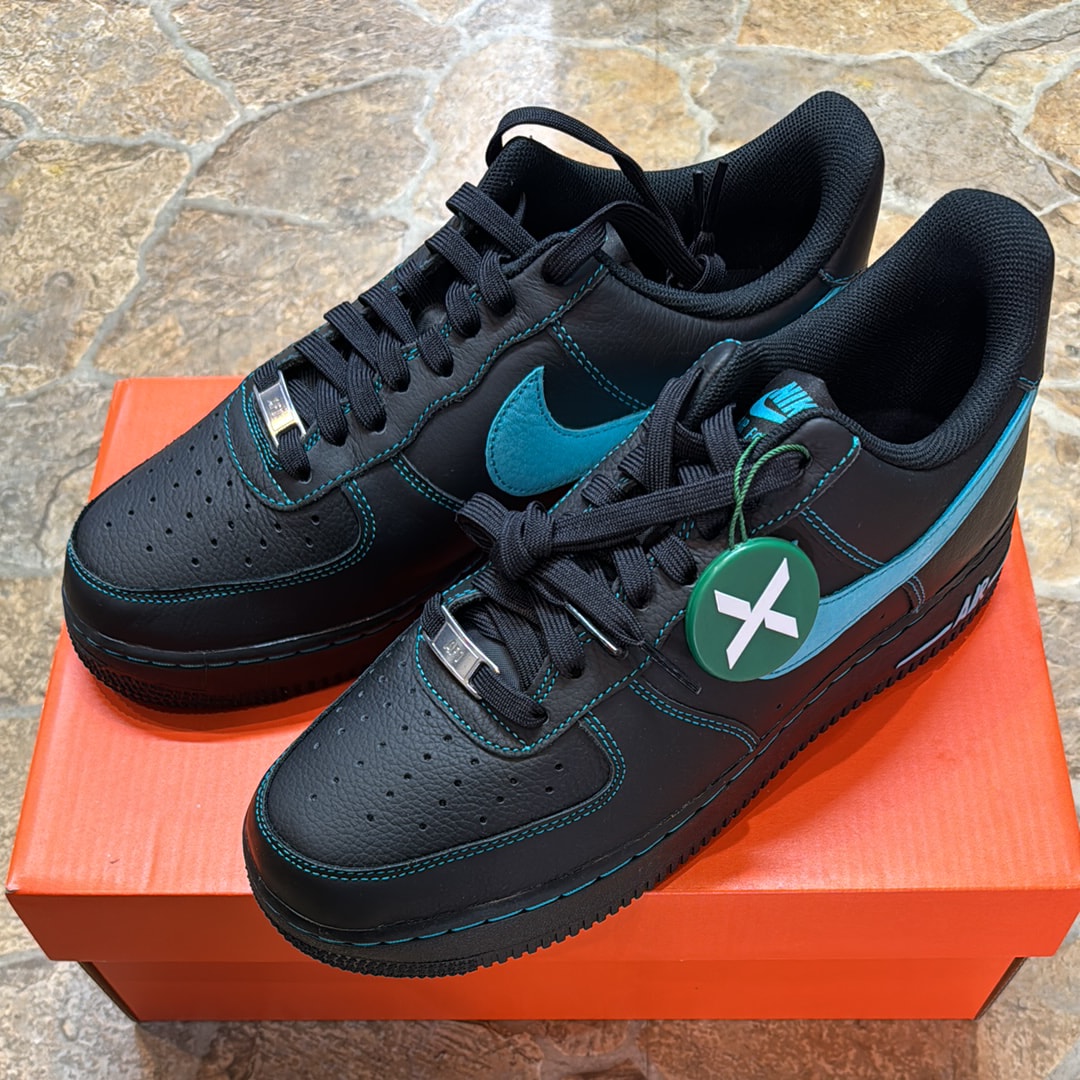 Nike Air Force 1 Low "Black Tiffany"