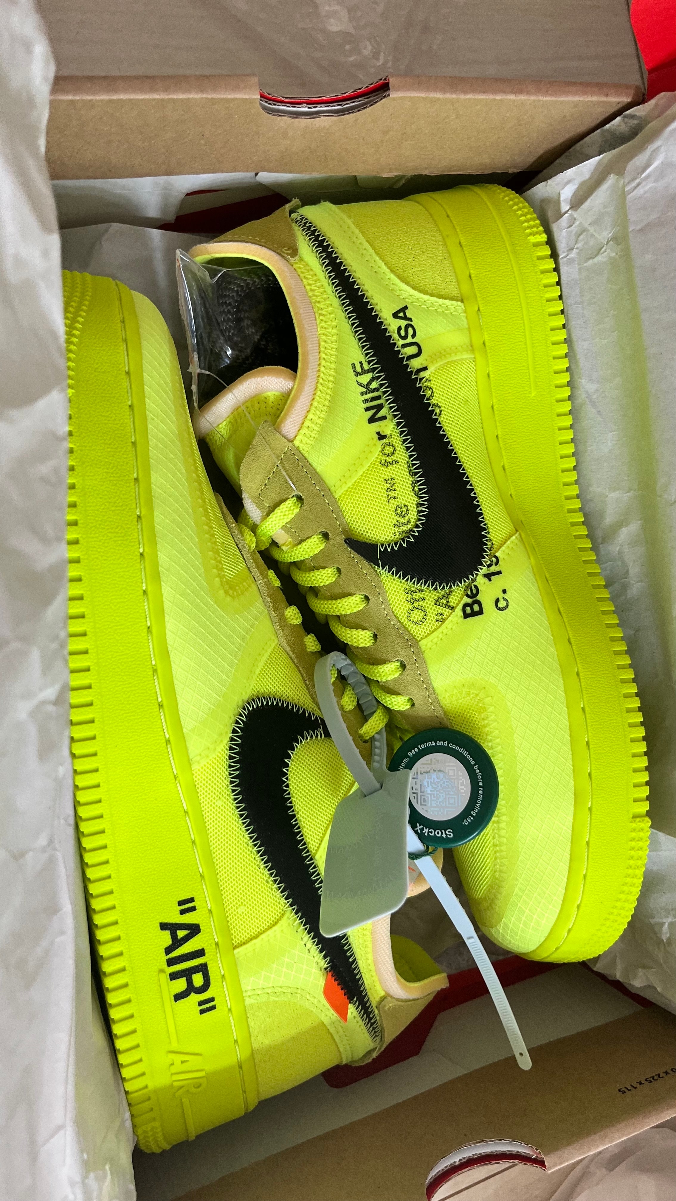 Off-White × Nike Air Force 1 Low "Volt"