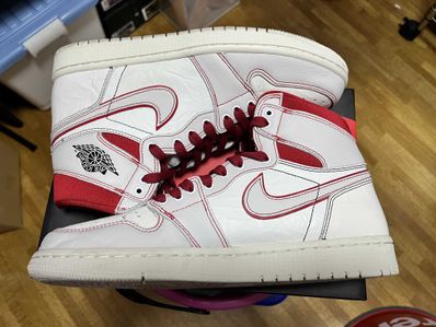 Nike Air Jordan 1 Retro High OG "Sail/University Red"