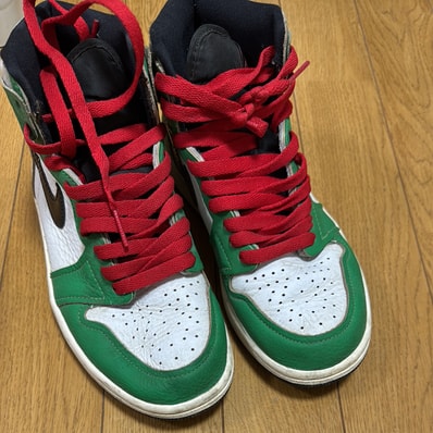 Nike Women's Air Jordan 1 High OG "Lucky Green/White-Sail-Black"