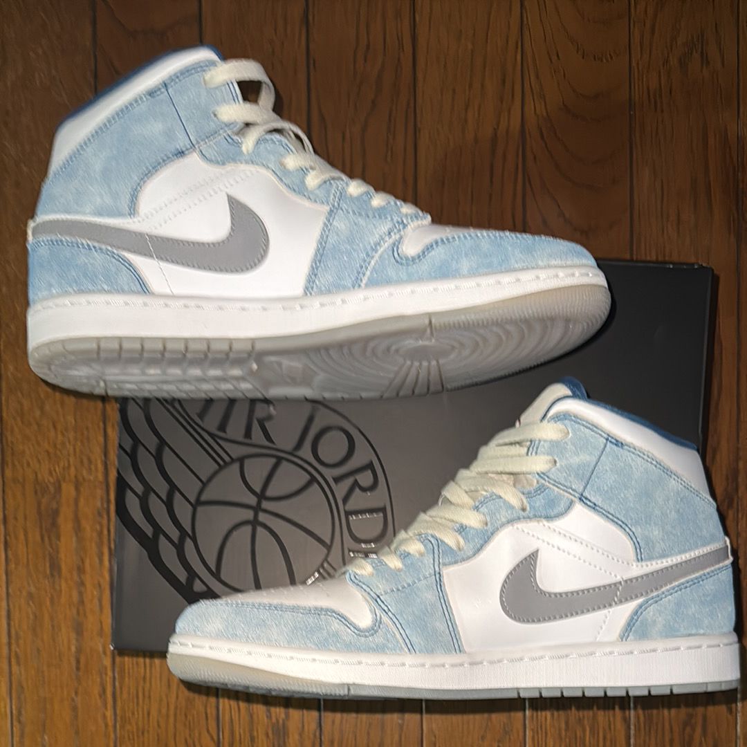 Nike Air Jordan 1 Mid SE "White/Hyper Royal/Red"