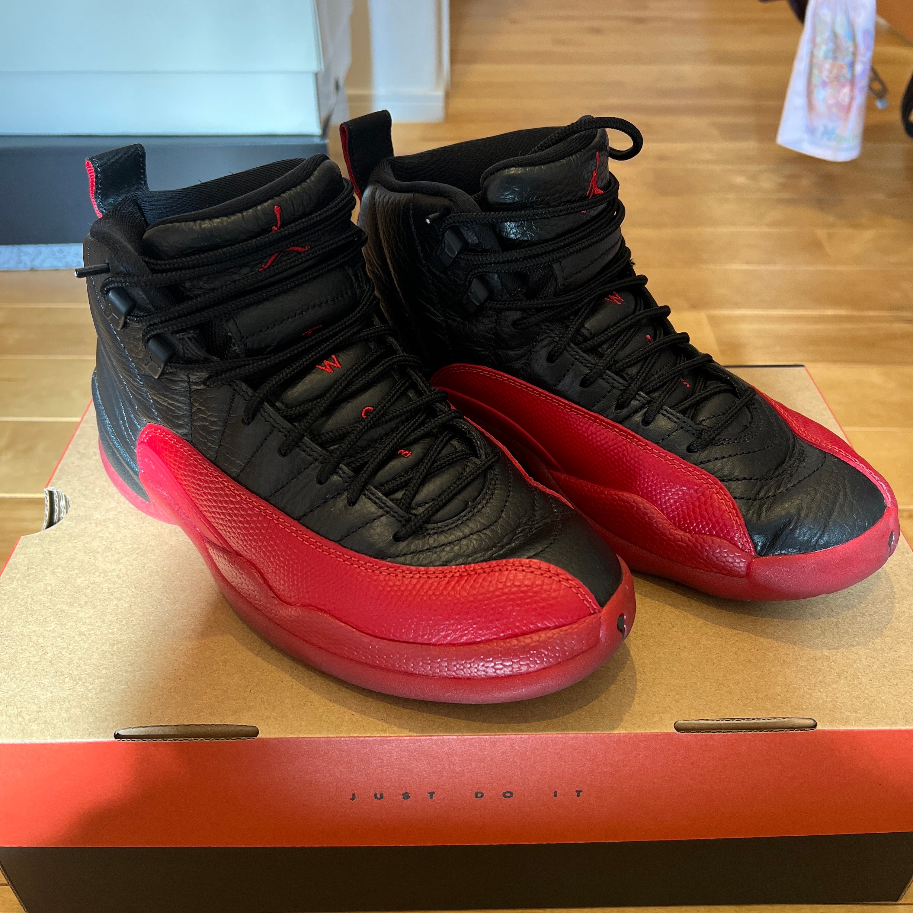 ナイキ エアジョーダン12 レトロ "フルゲーム/ブラック アンド バーシティレッド" (2025)