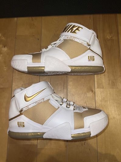 Nike Zoom LeBron 2 "Metallic Gold/White"