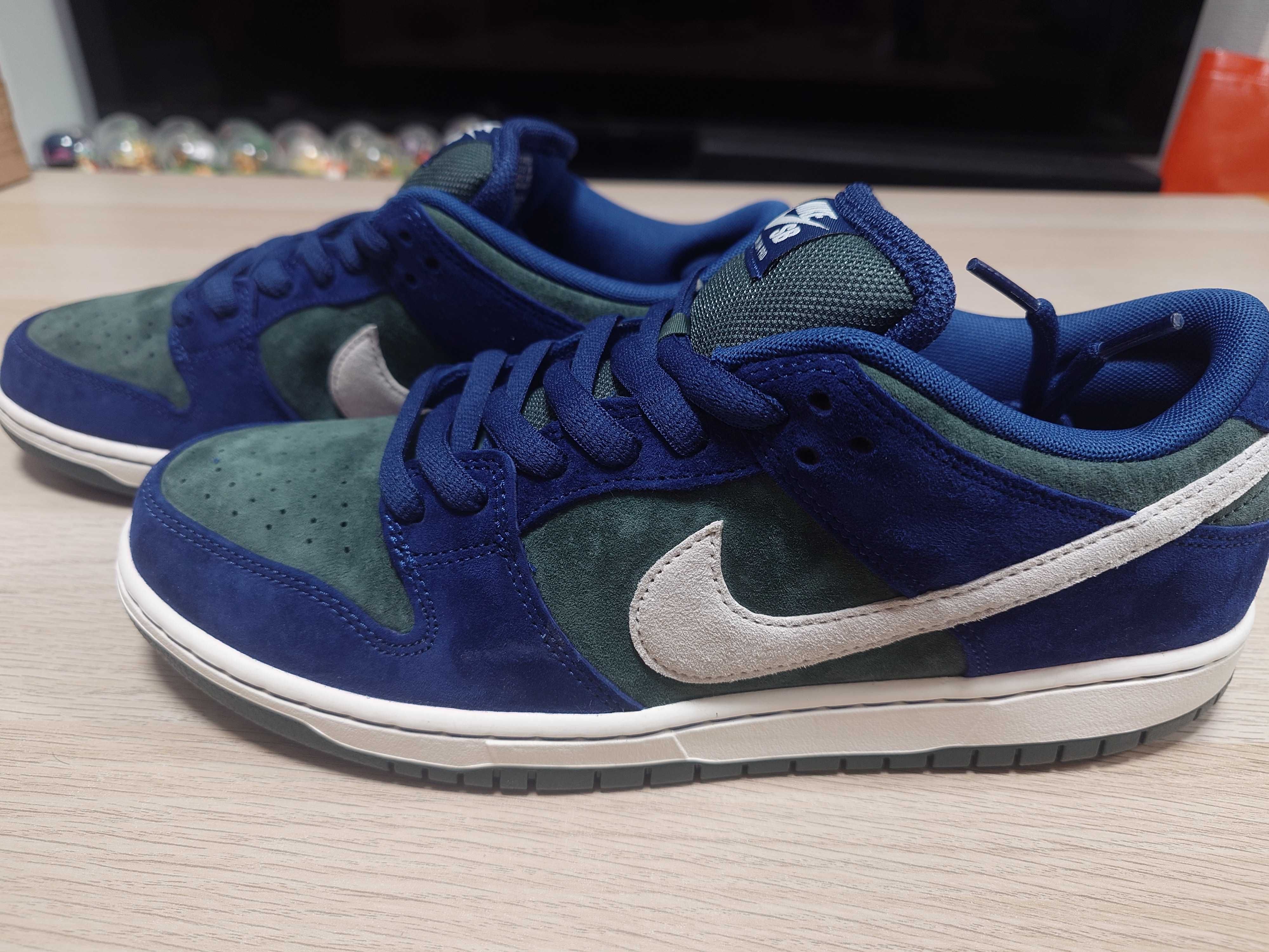 Nike SB Dunk Low "Deep Royal Blue"