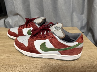 Nike SB Dunk Low "Shanghai"