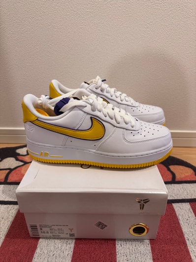 Kobe Bryant × Nike Air Force 1 Low Retro QS "Varsity Maize and Varsity Purple"