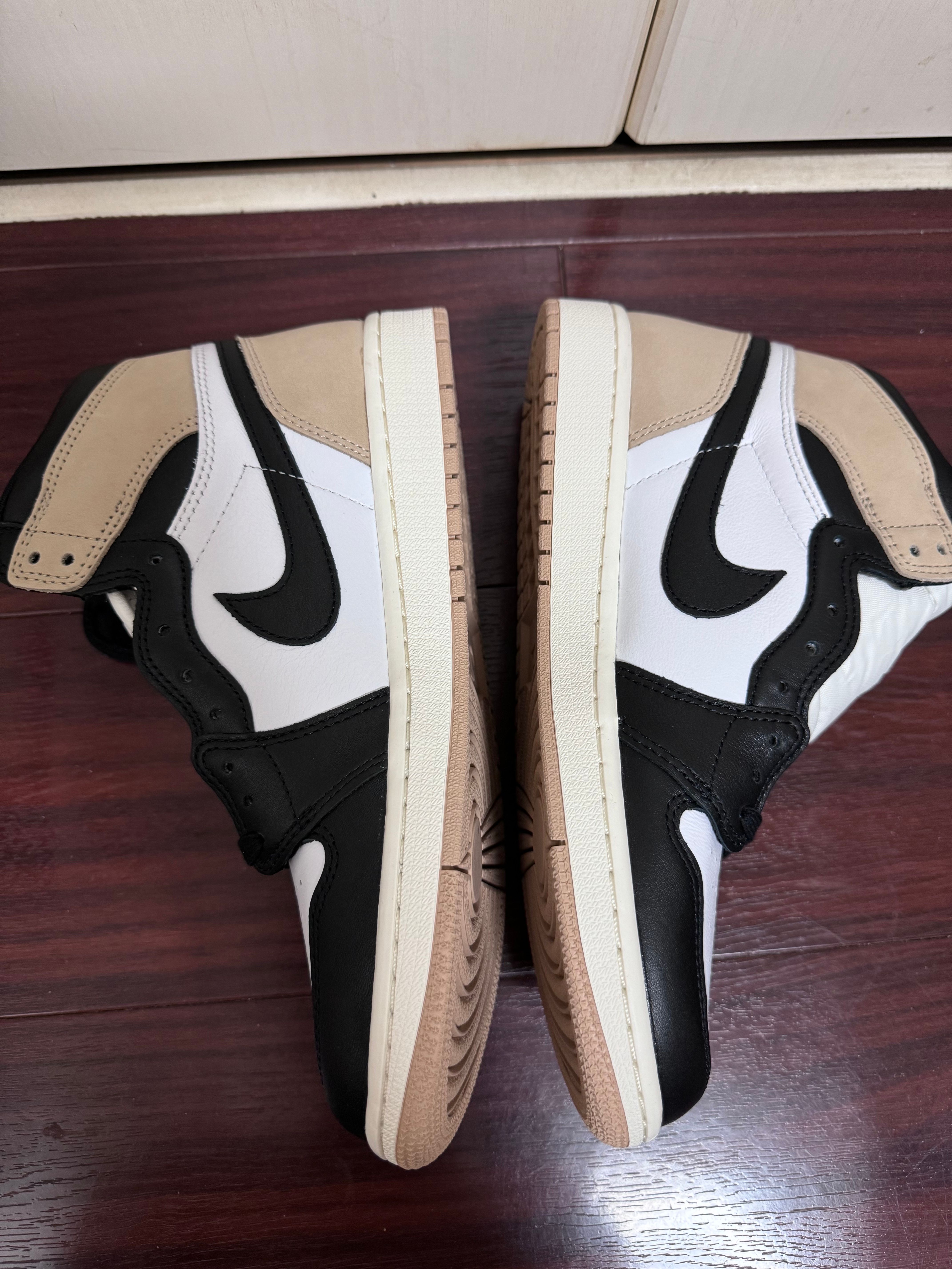 Nike Women's Air Jordan 1 Retro High OG "Latte"