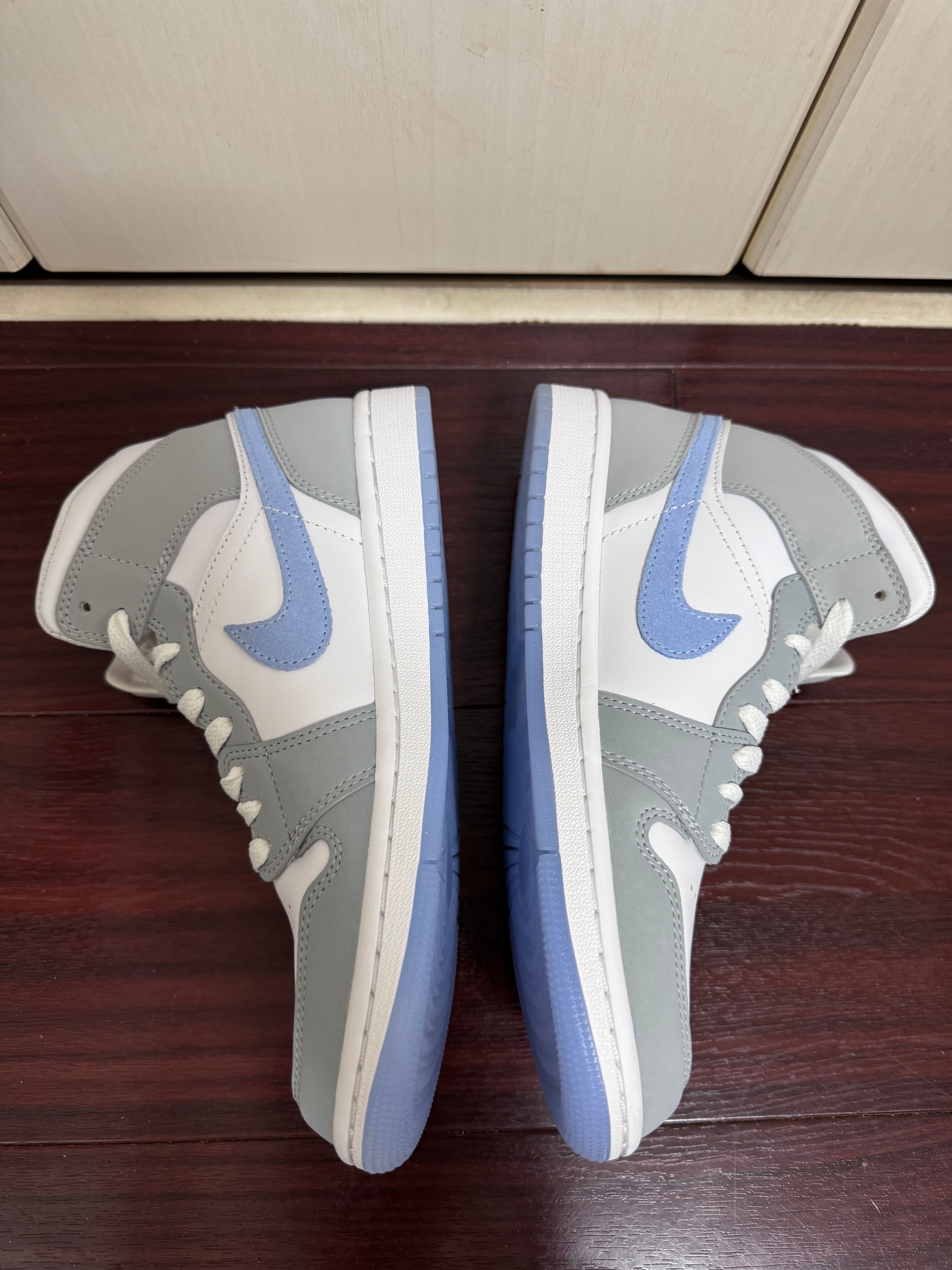 Nike Women's Air Jordan 1 Mid "Wolf Grey"