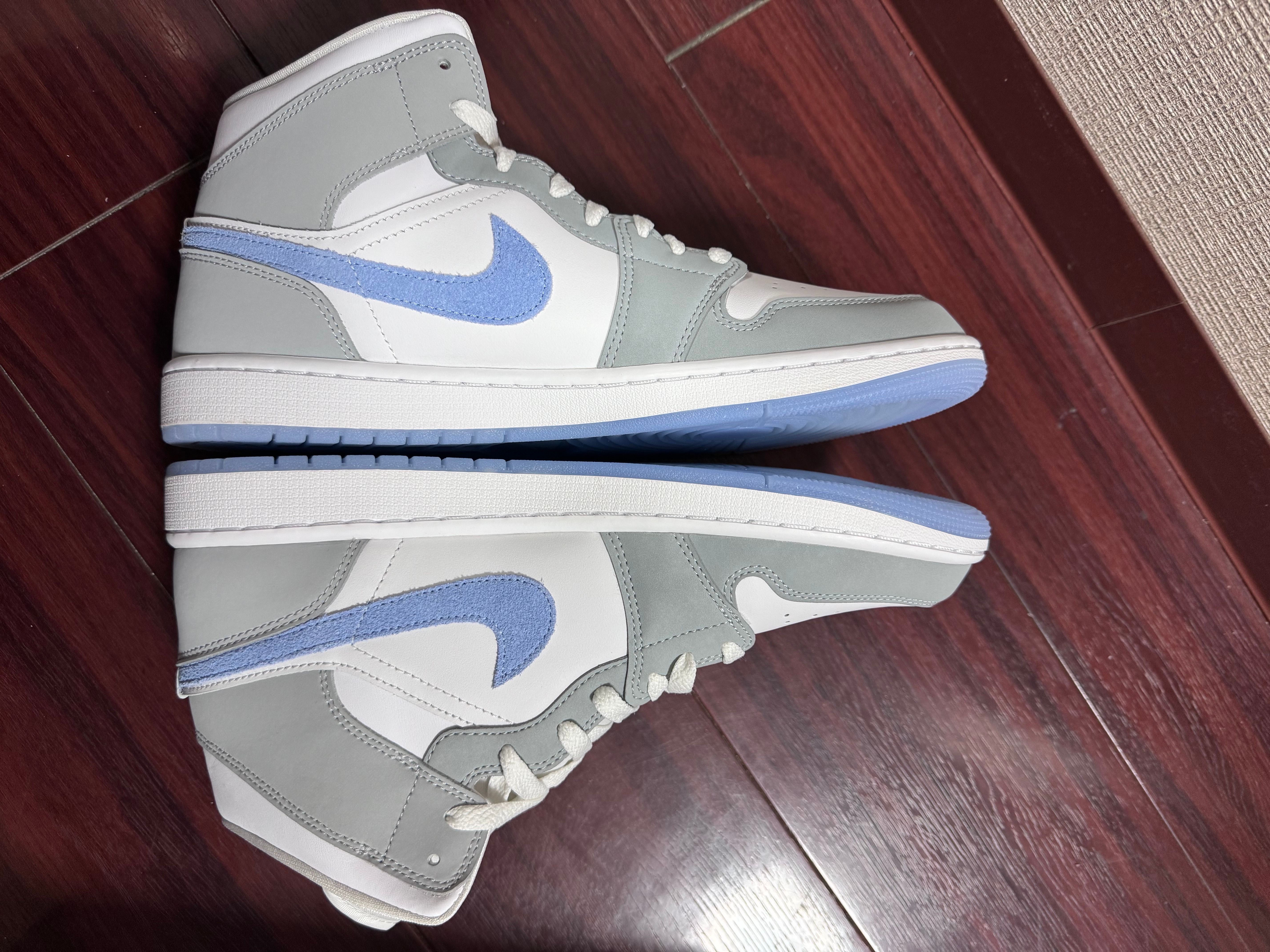 Nike Women's Air Jordan 1 Mid "Wolf Grey"