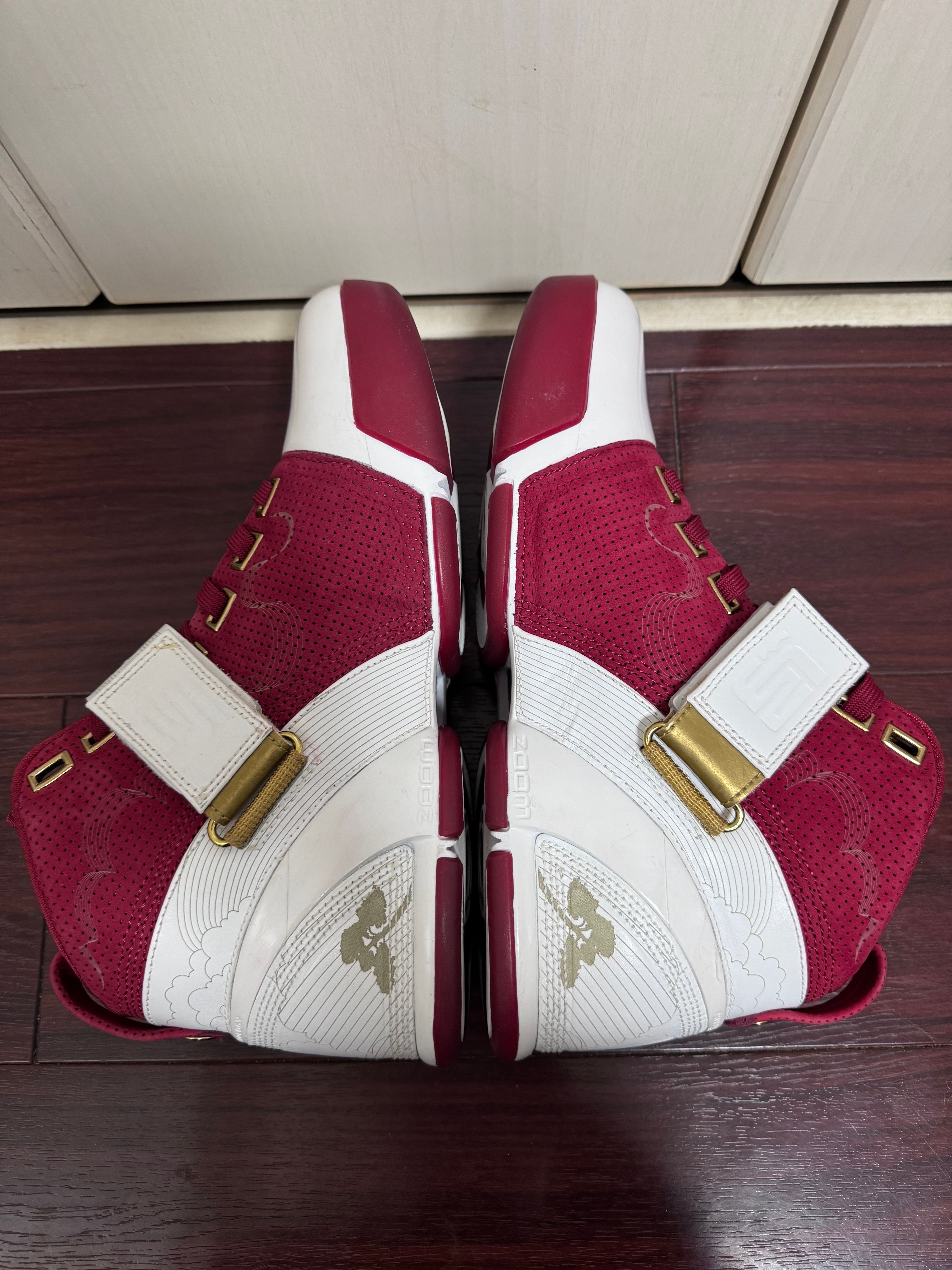 Nike LeBron 5 China Edition "Varsity Crimson"