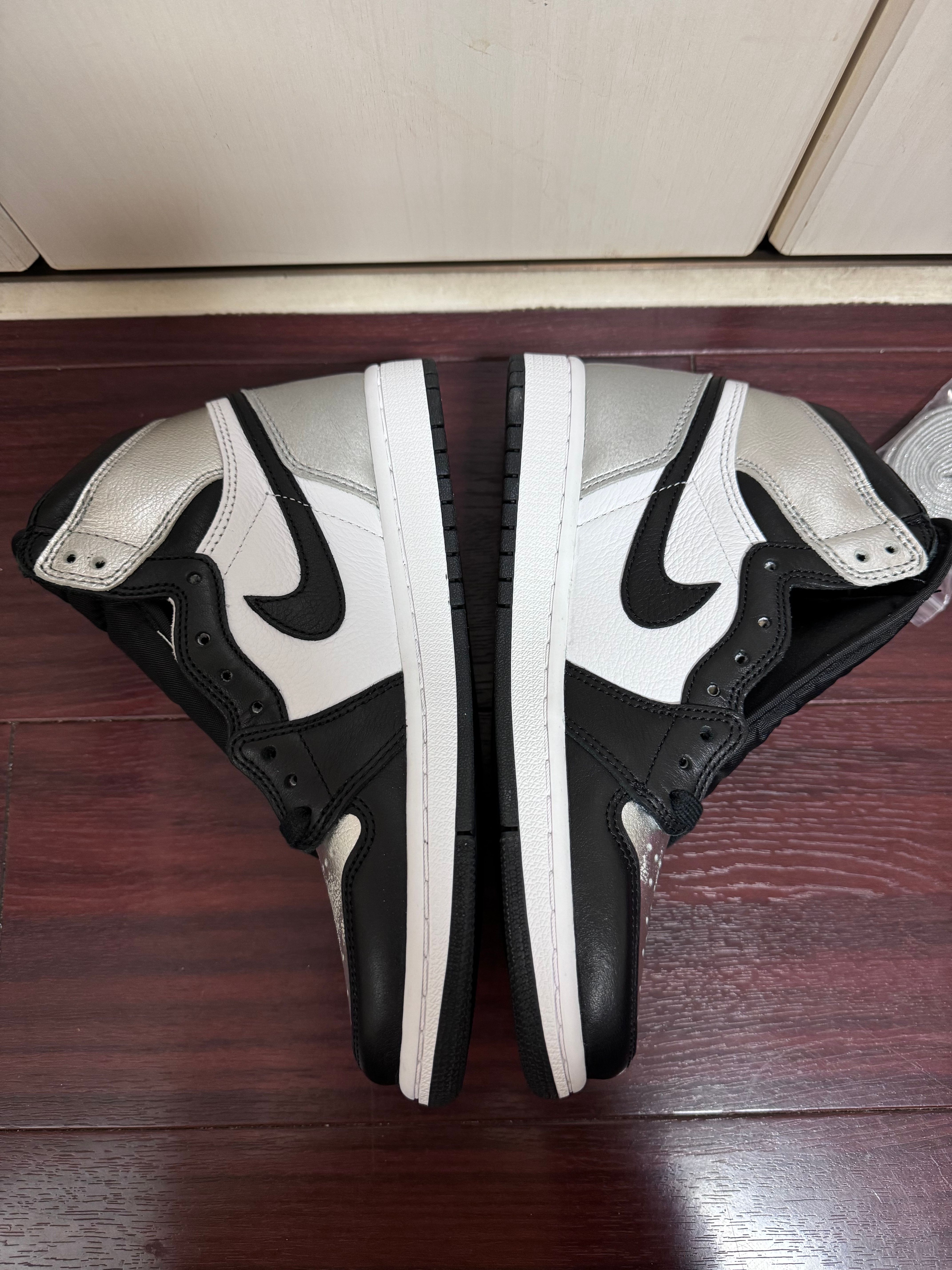 Nike Women's Air Jordan 1 Retro High OG "Silver Toe"