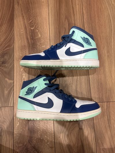 Nike Air Jordan 1 Mid "Blue Mint"