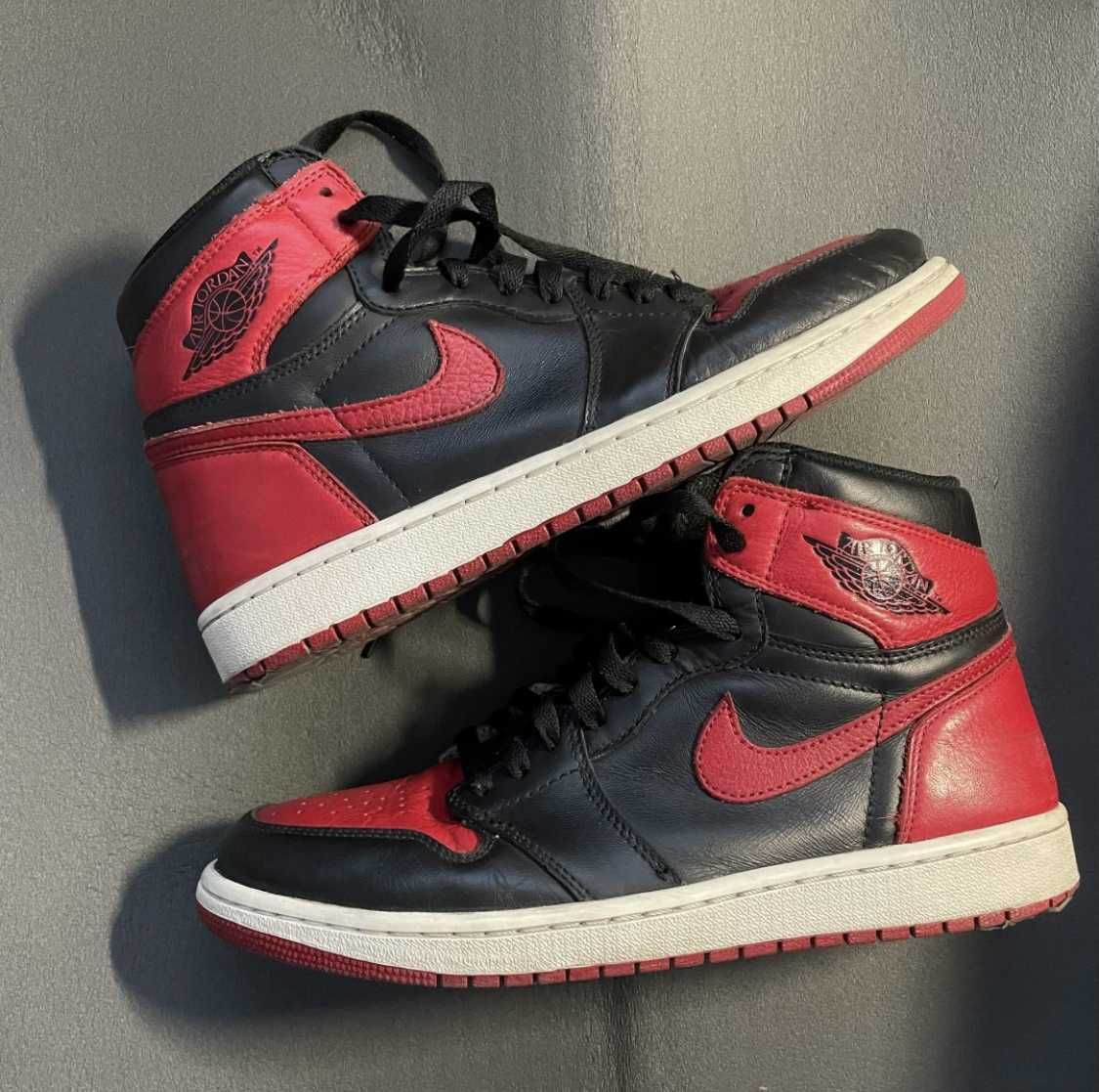 Nike Air Jordan 1 Retro High OG "Bred/Banned" (2016)