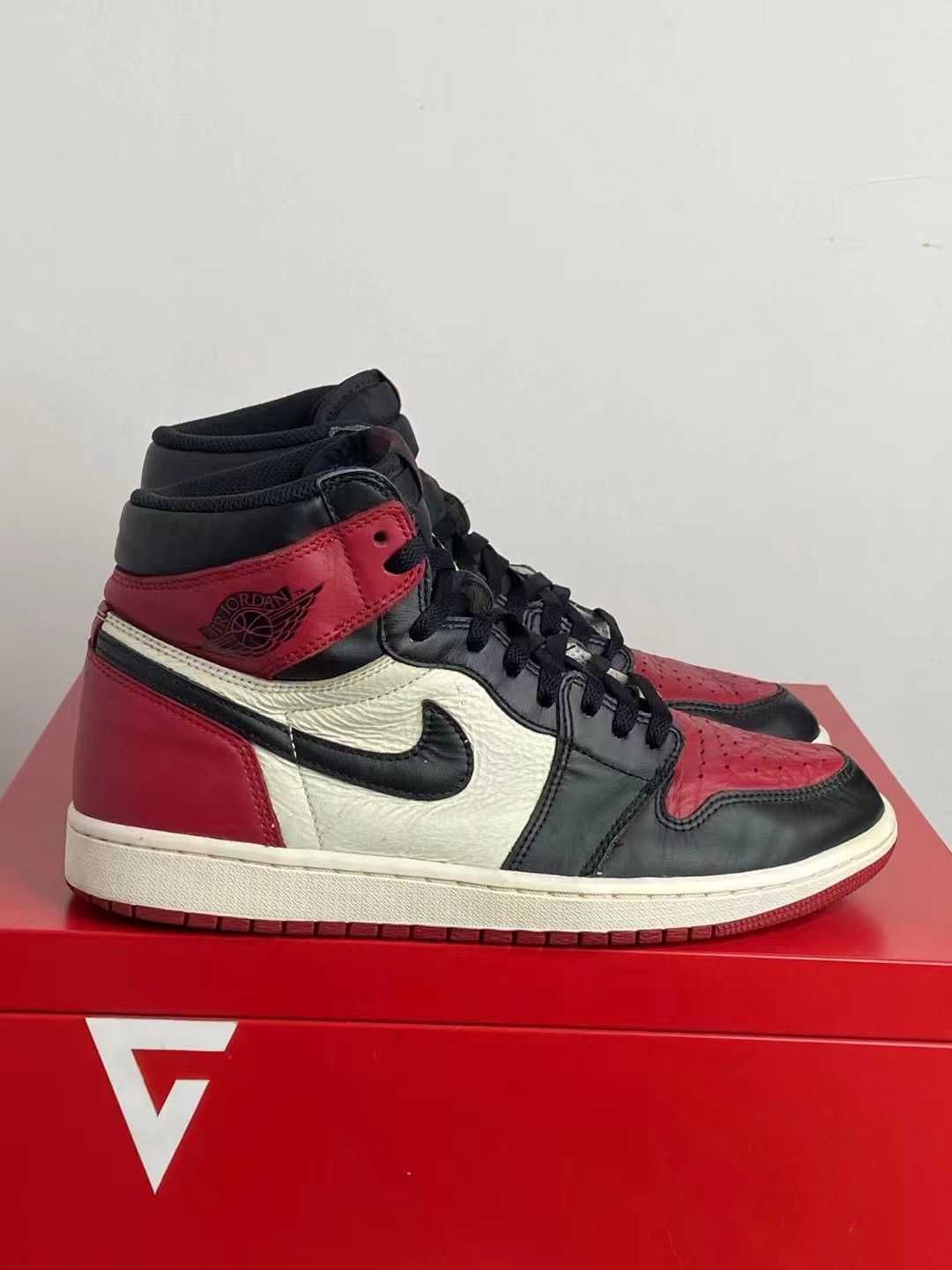 Nike Air Jordan 1 Retro High OG "Bred Toe"