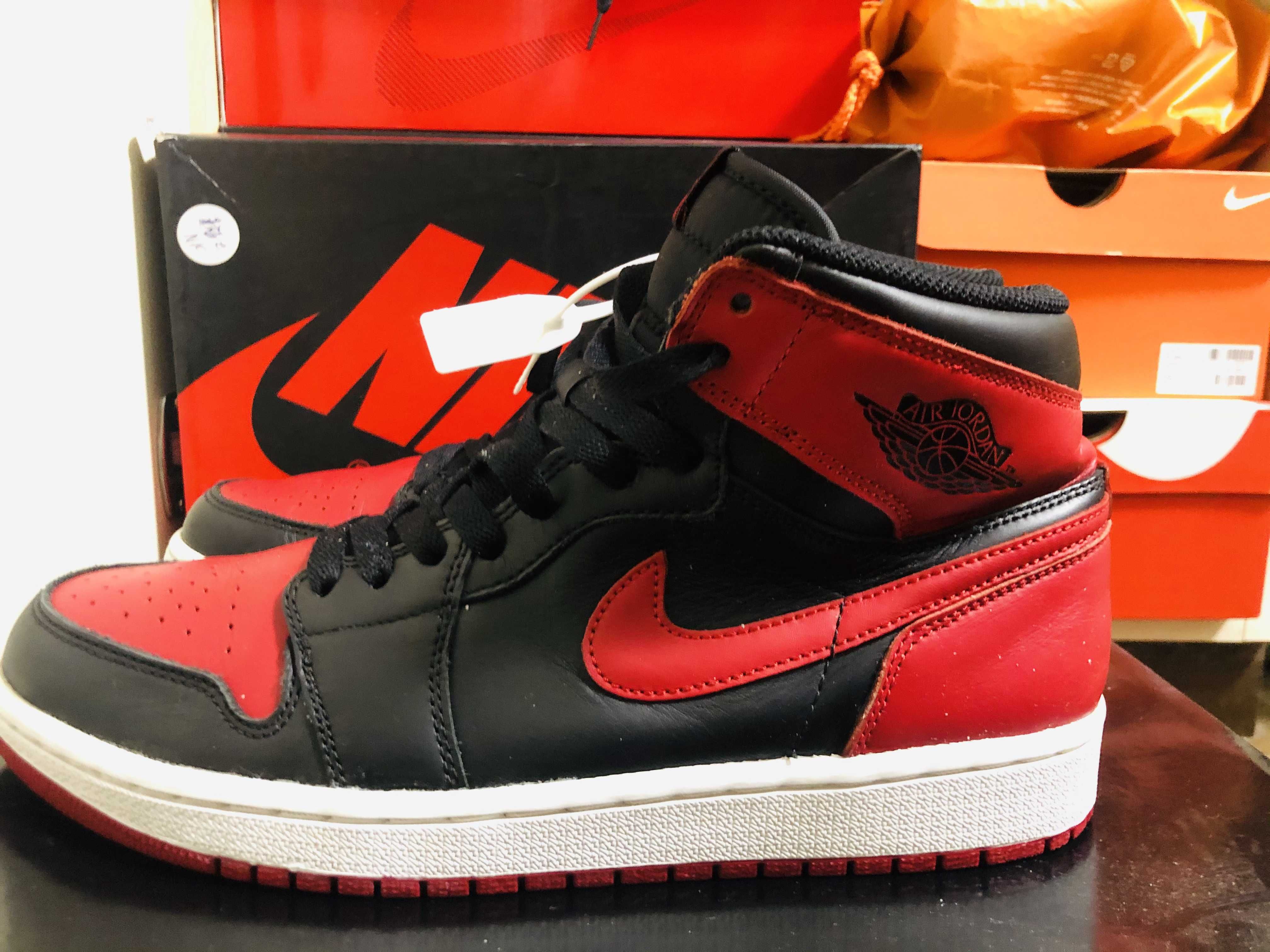 Nike Air Jordan 1 Retro High OG "Bred" (2013)