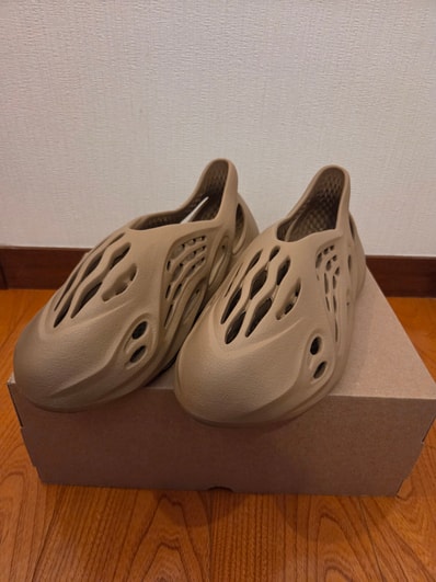 adidas YEEZY Foam Runner "Clay Taupe"