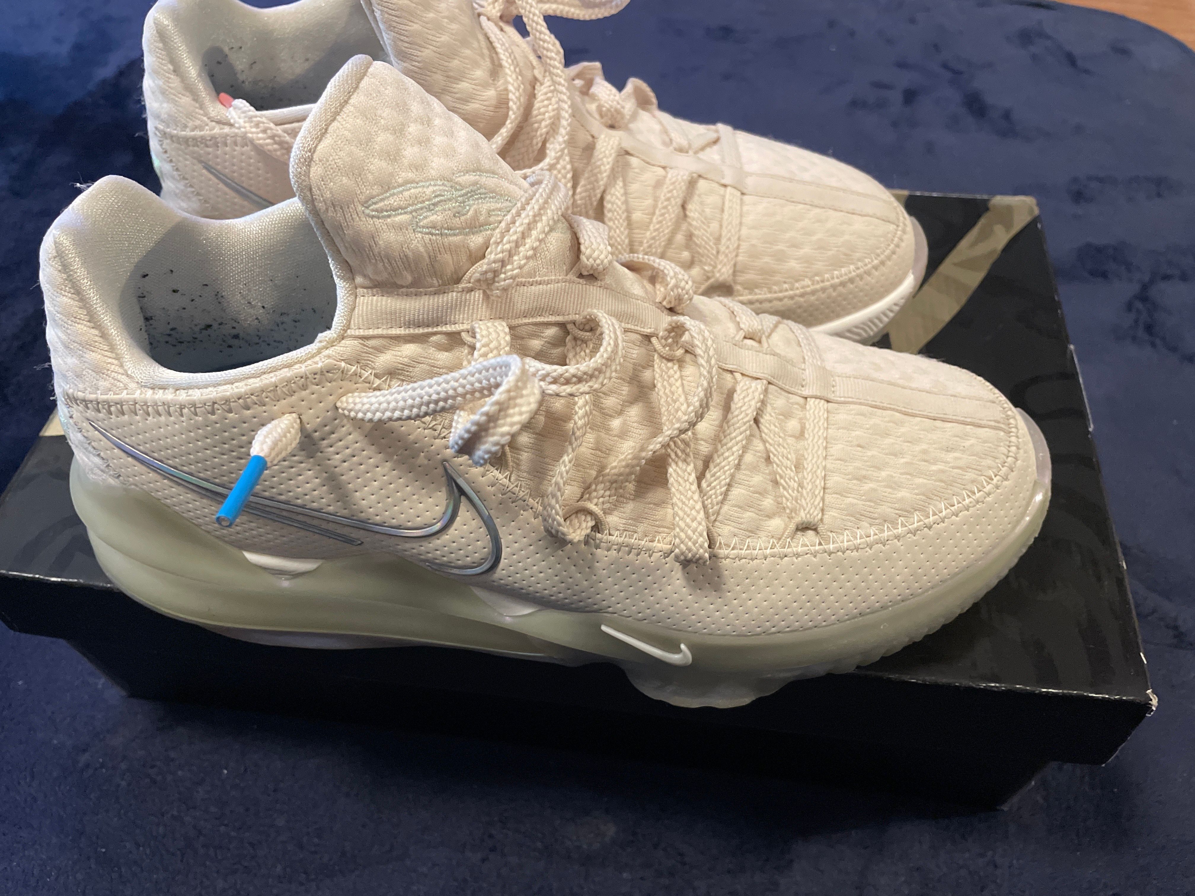 Nike LeBron 17 Low "Light Cream"