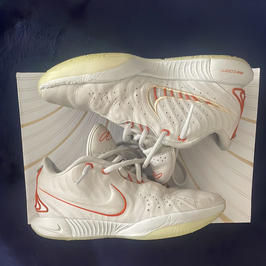 ナイキ レブロン21 "アコヤ"