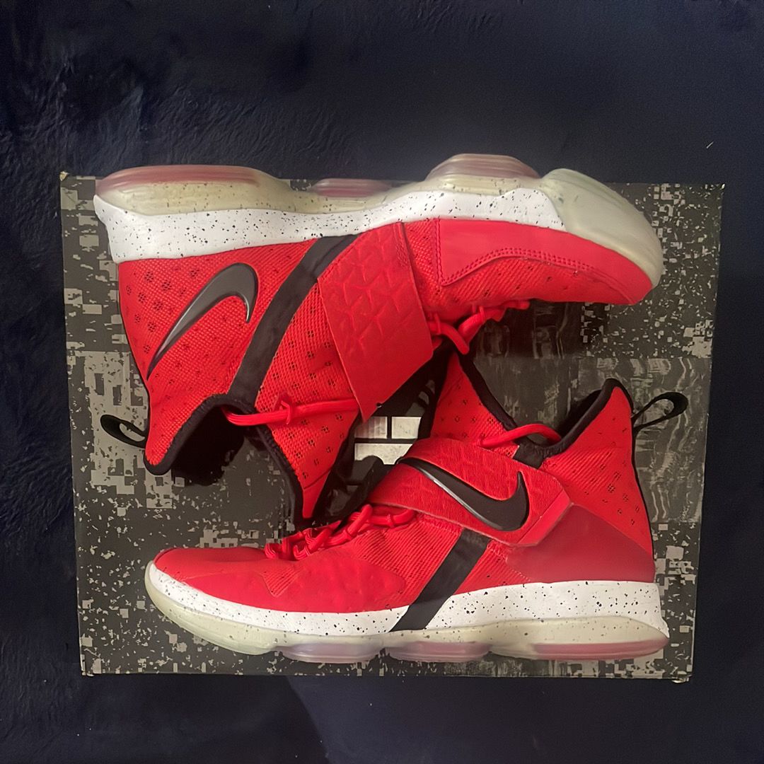 Nike LeBron 14 "University Red"