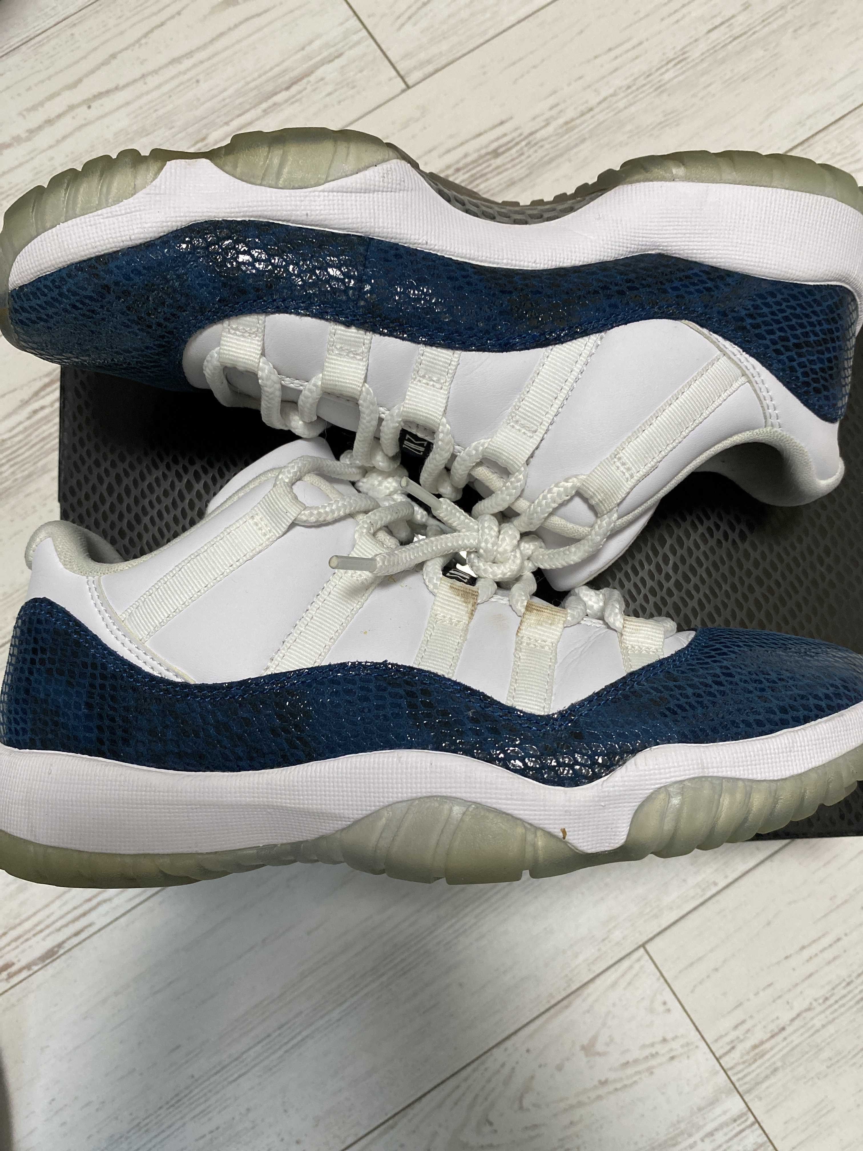 AIR JORDAN 11 LOW "SNAKESKIN"